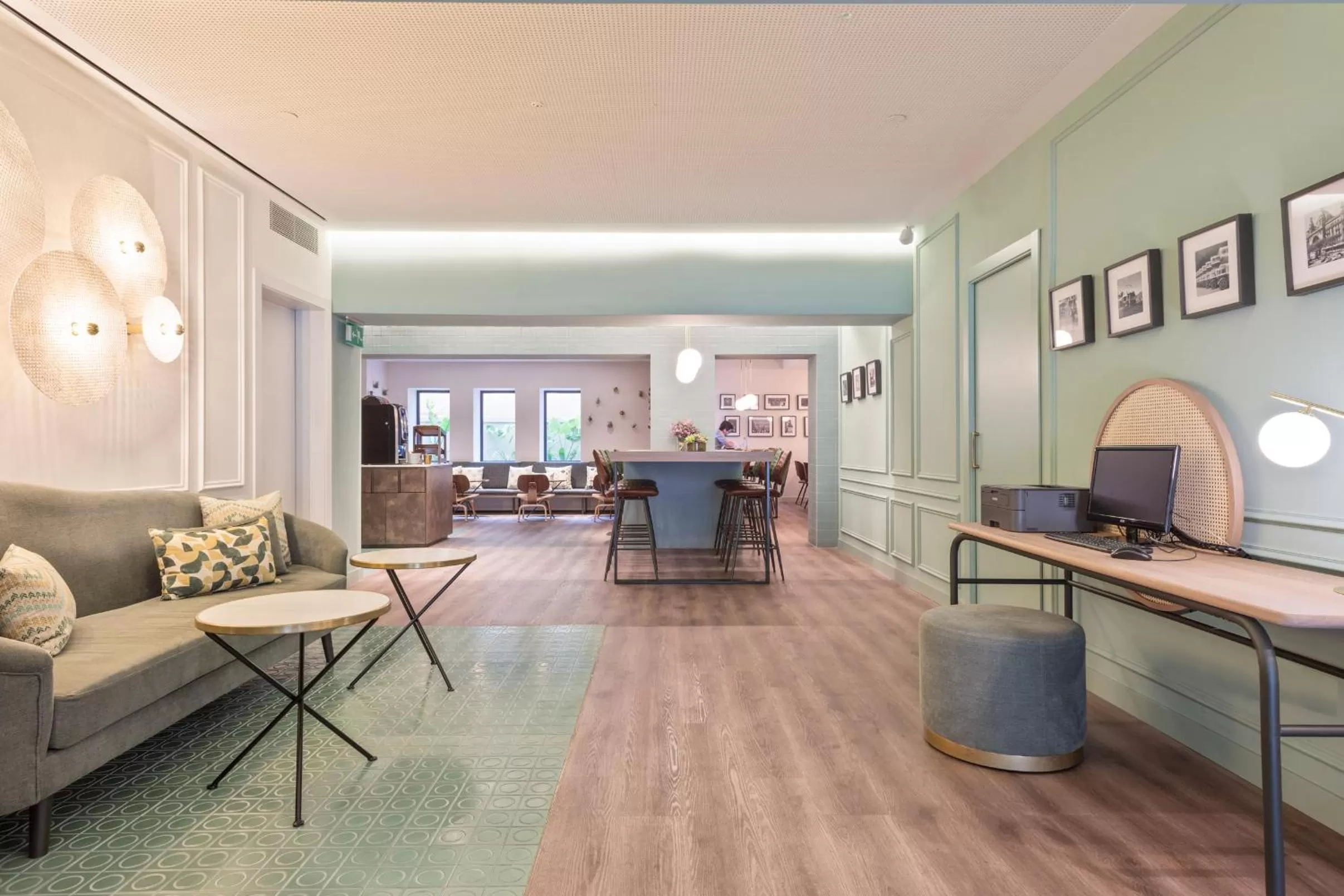 Lounge or bar in Hotel Via Augusta