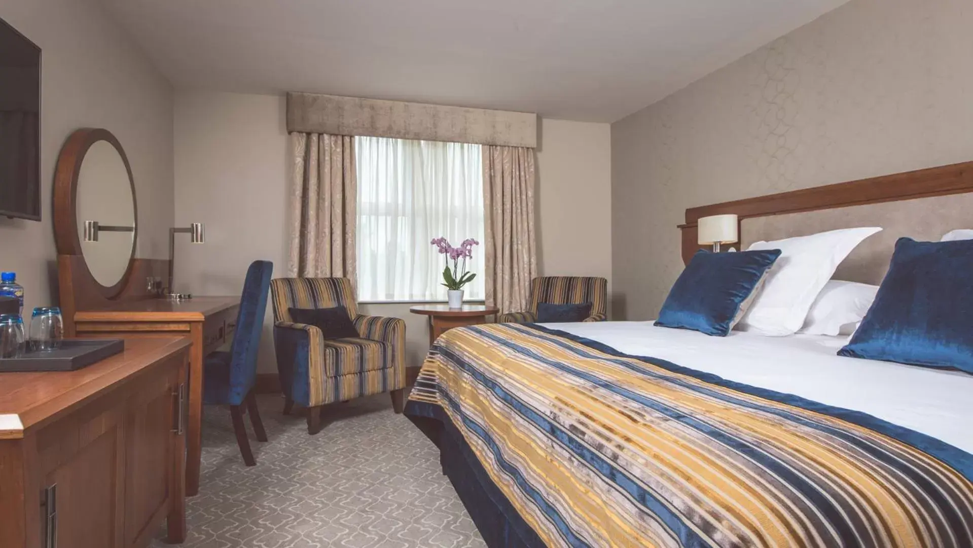 Bedroom, Bed in The Culloden Estate and Spa