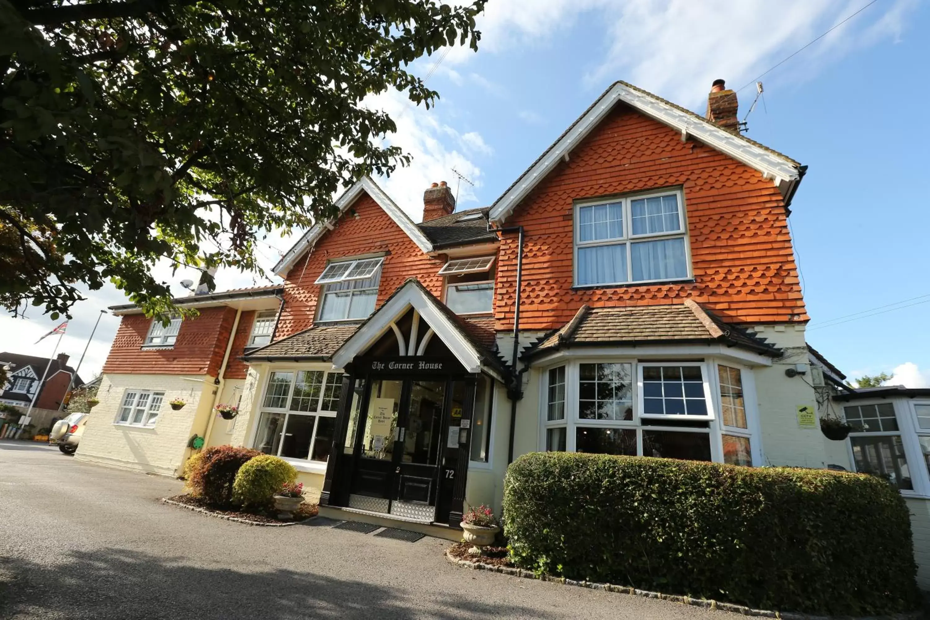 Property Building in Corner House Hotel Gatwick