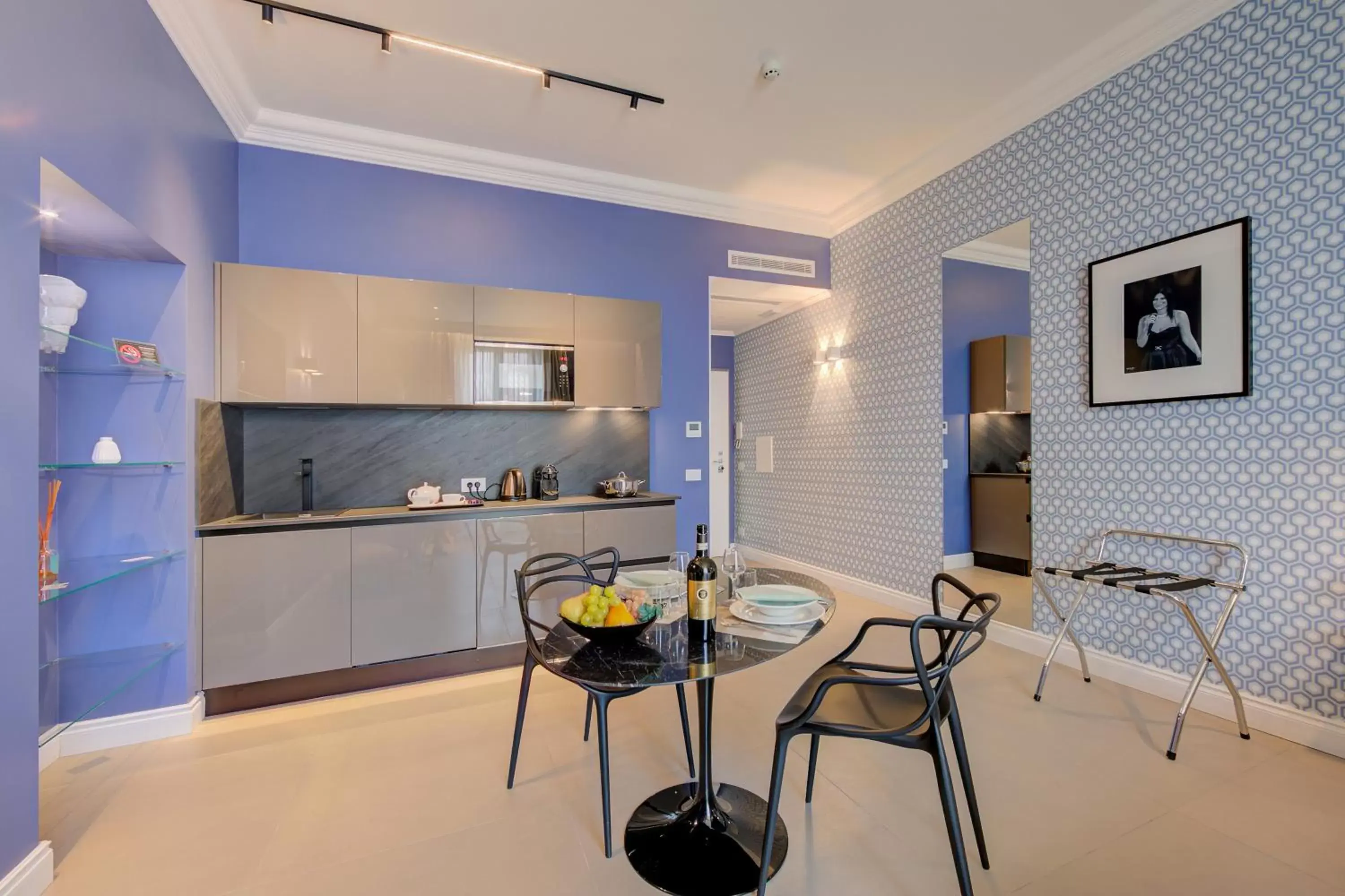 Kitchen or kitchenette, Kitchen/Kitchenette in Boutique Central Apartments- Happy Rentals