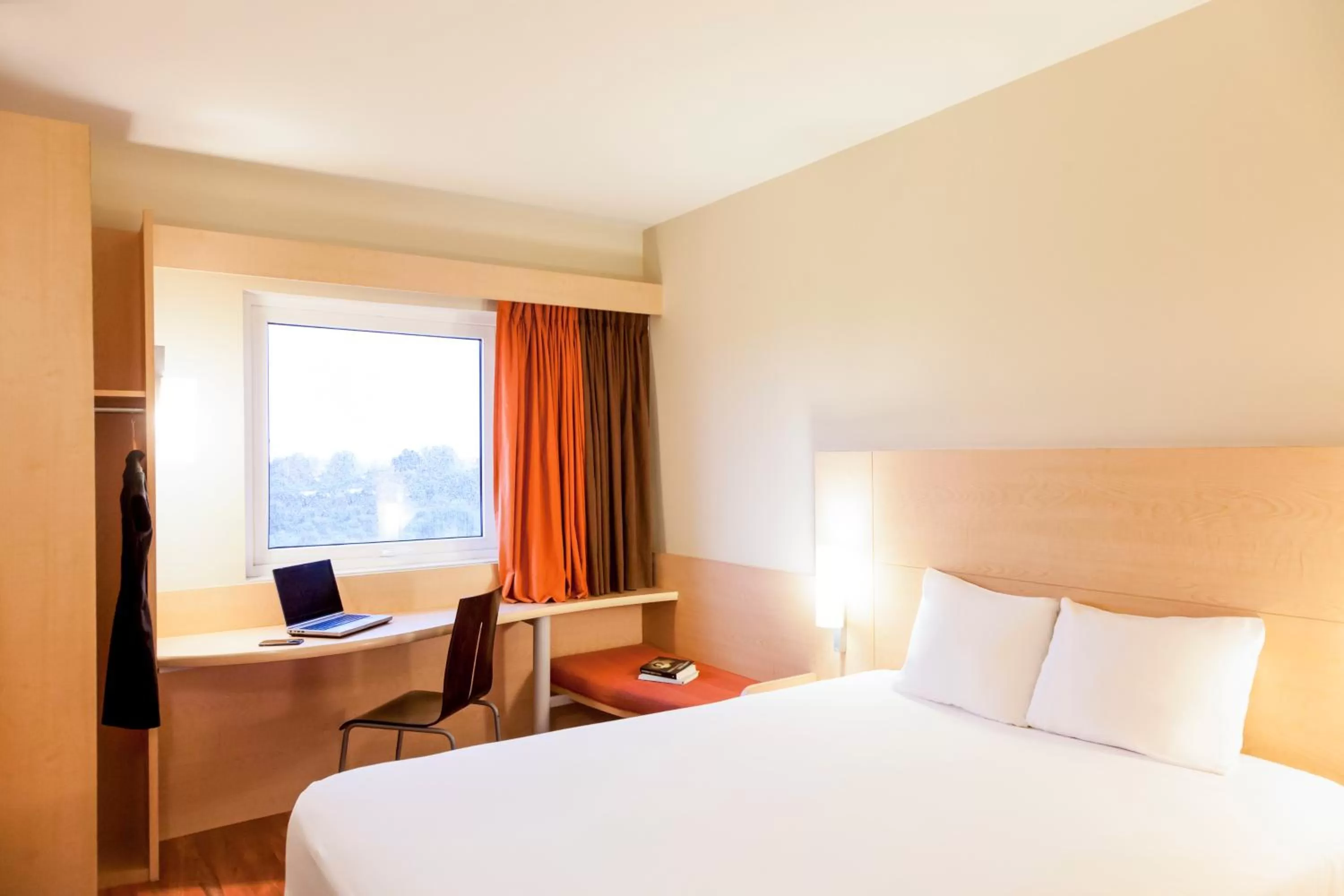 Bed in Ibis Aguascalientes Norte