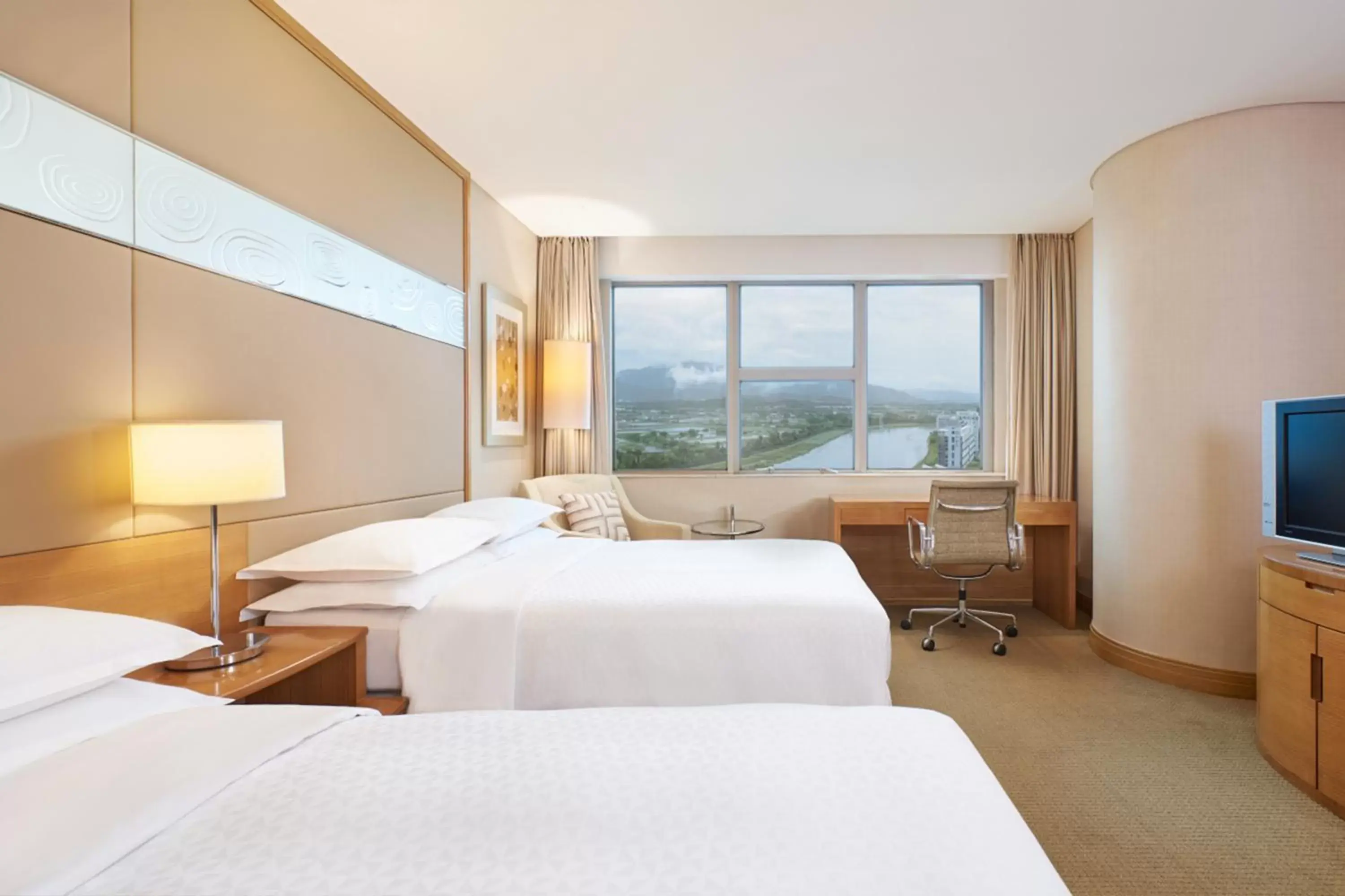 room service, Mountain View in Four Points by Sheraton Shenzhen