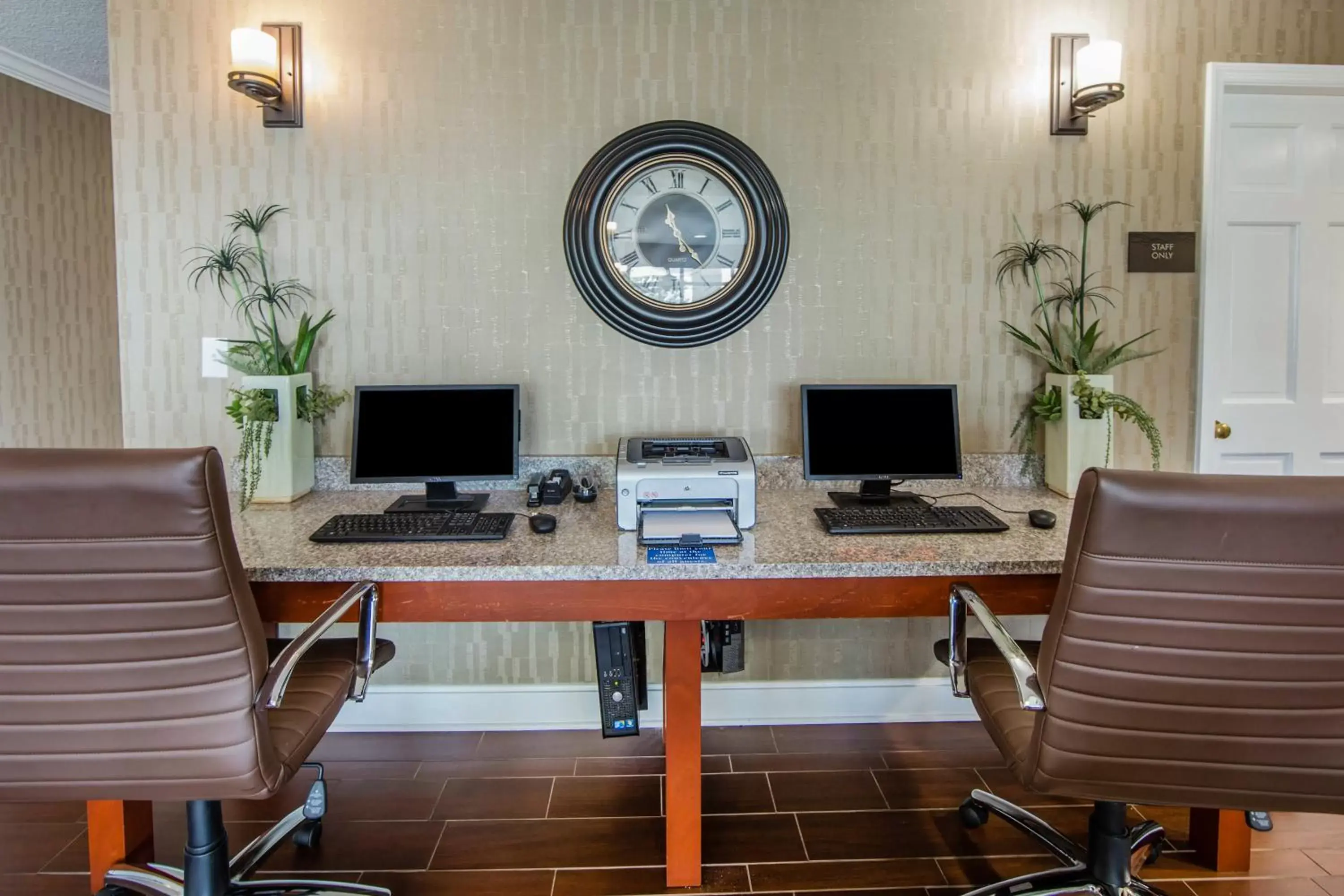 Business facilities in The Inn at Apple Valley, Ascend Hotel Collection