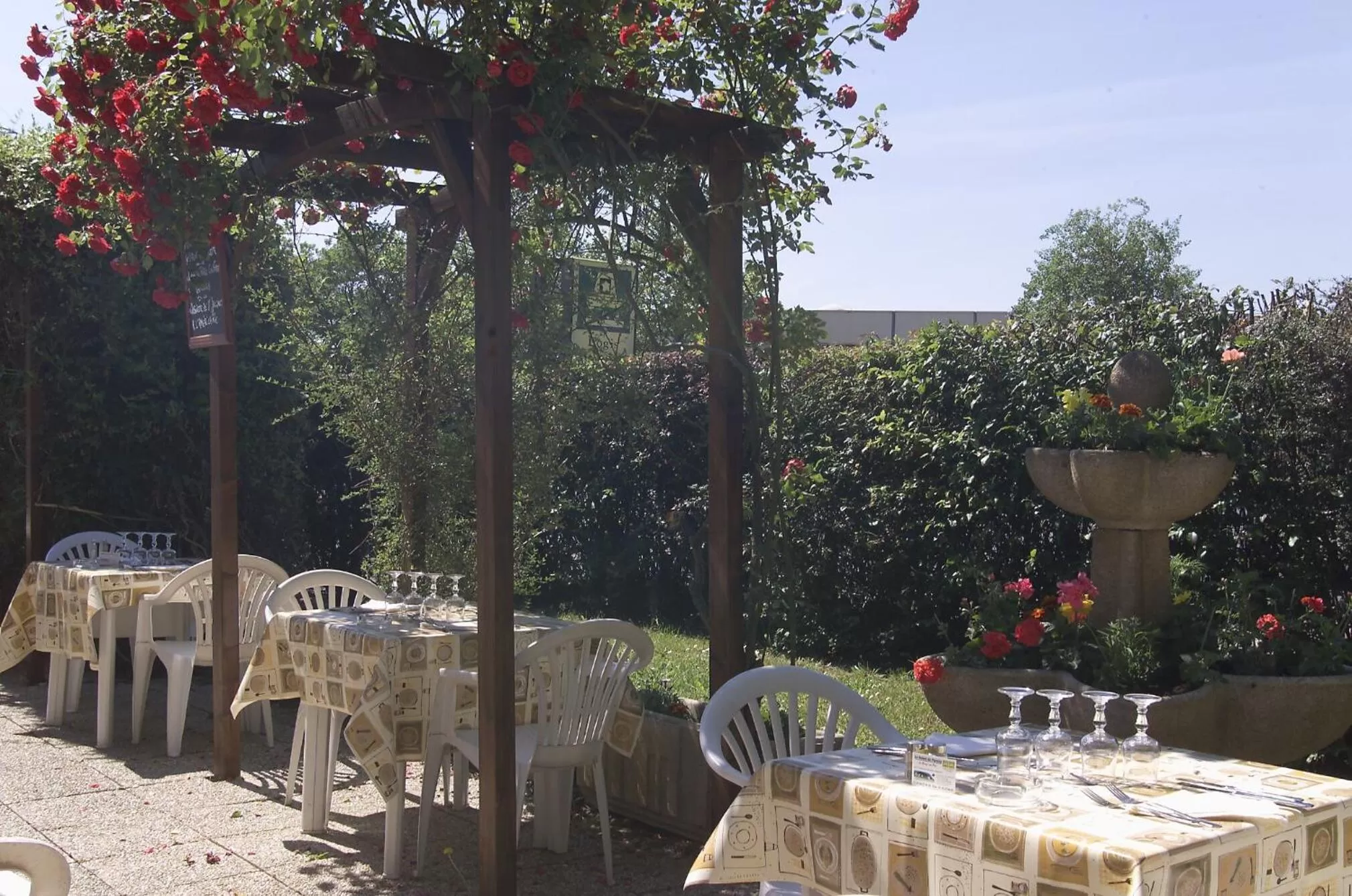 Restaurant/places to eat in Logis Hôtel - Le Relais du Parisis