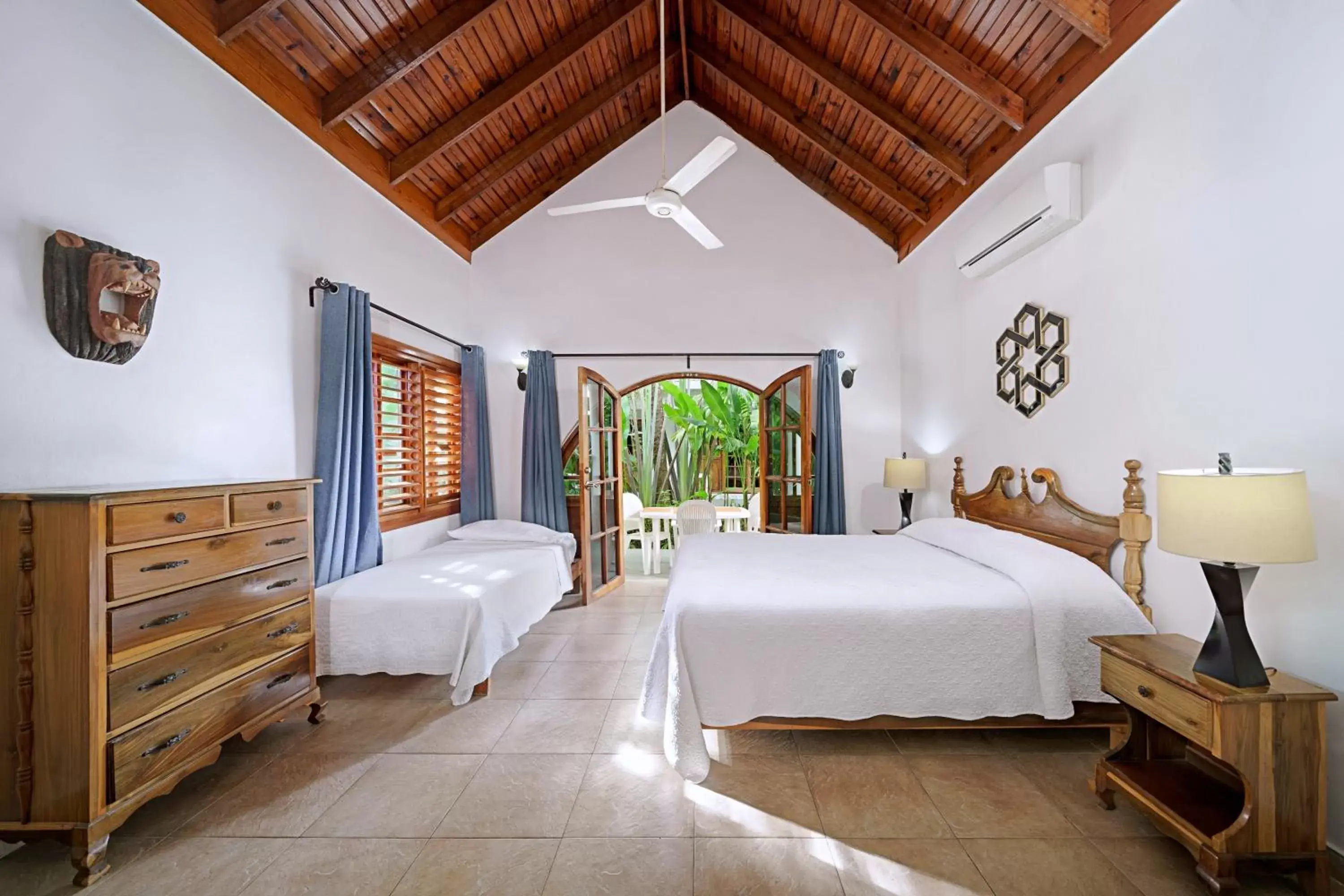 Bedroom, Bed in Beach House Condos, Negril