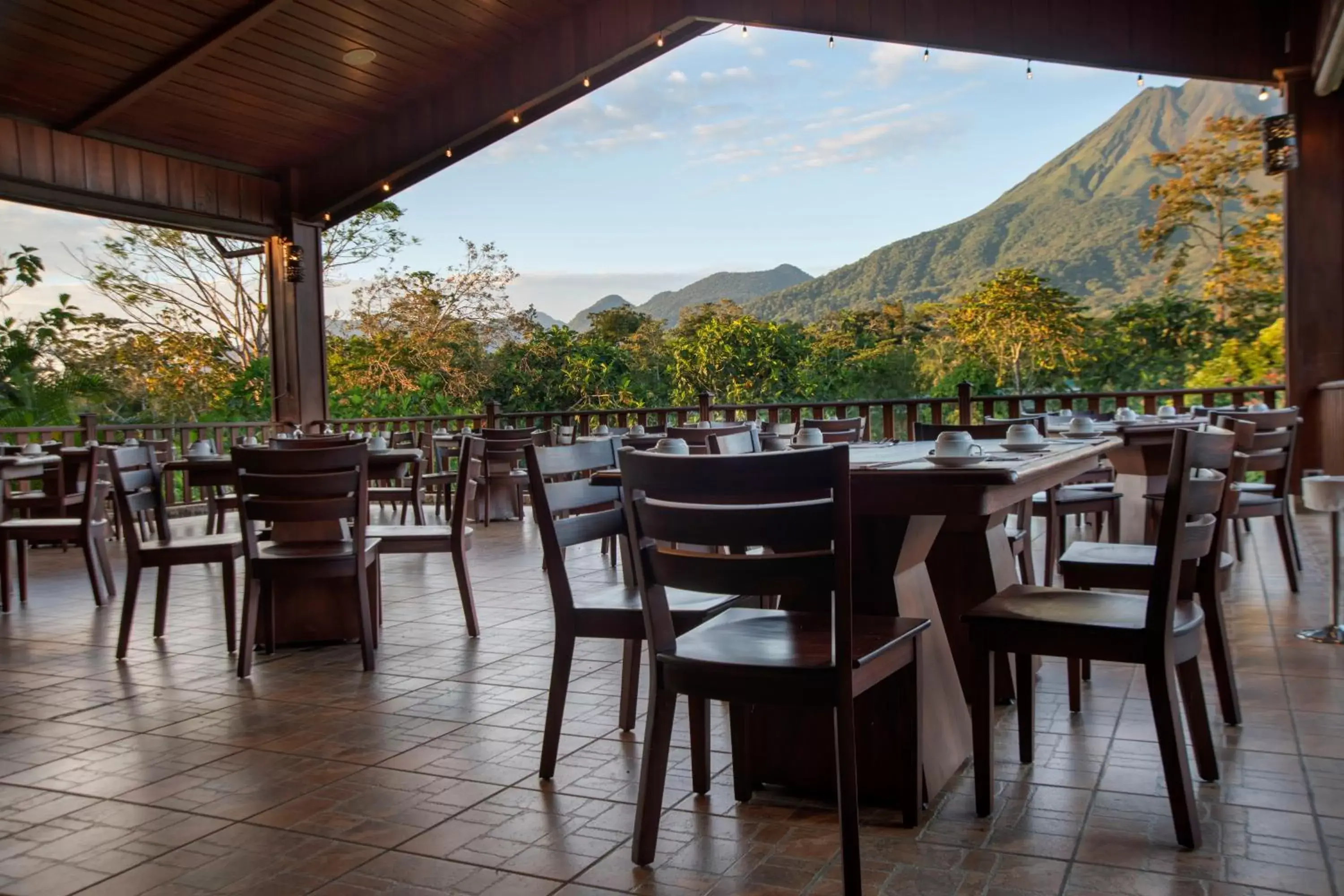 Restaurant/Places to Eat in Arenal Manoa Resort & Hot Springs