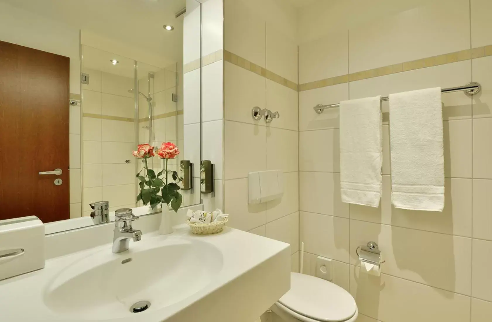 Bathroom in Hotel Der Lindenhof