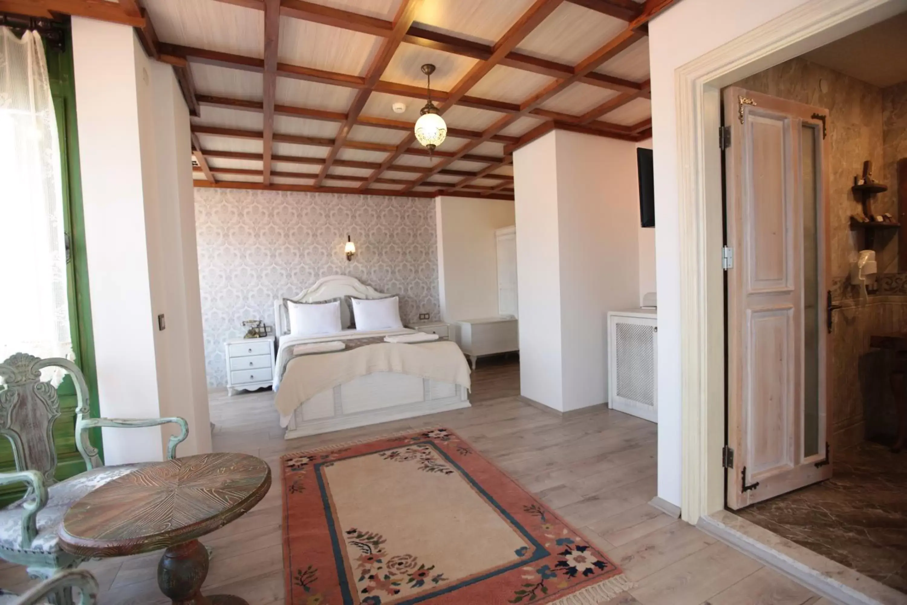 Photo of the whole room, Bed in Celsus Boutique Hotel