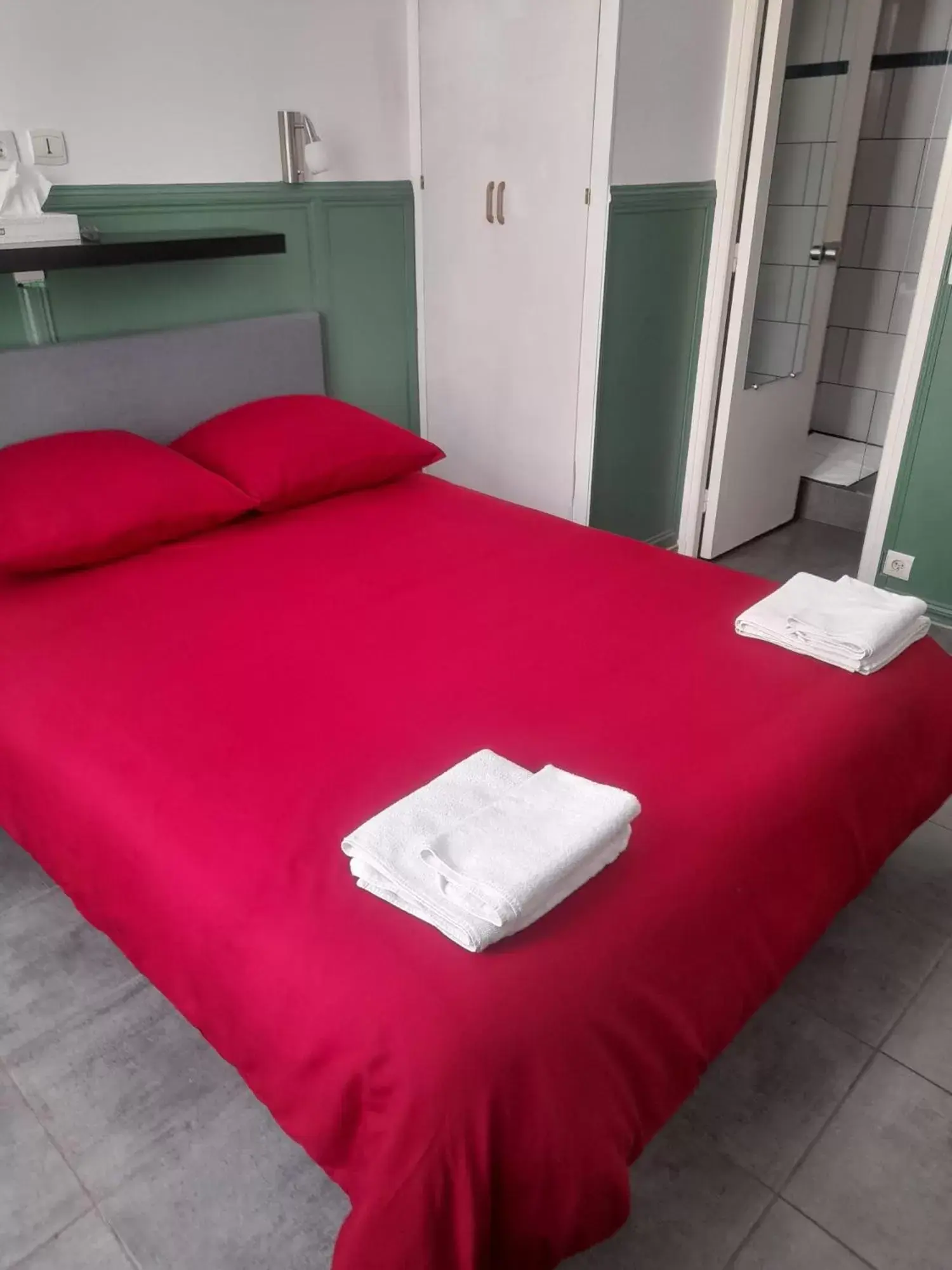 Bedroom, Bed in Hotel Geoffroy Marie Opéra