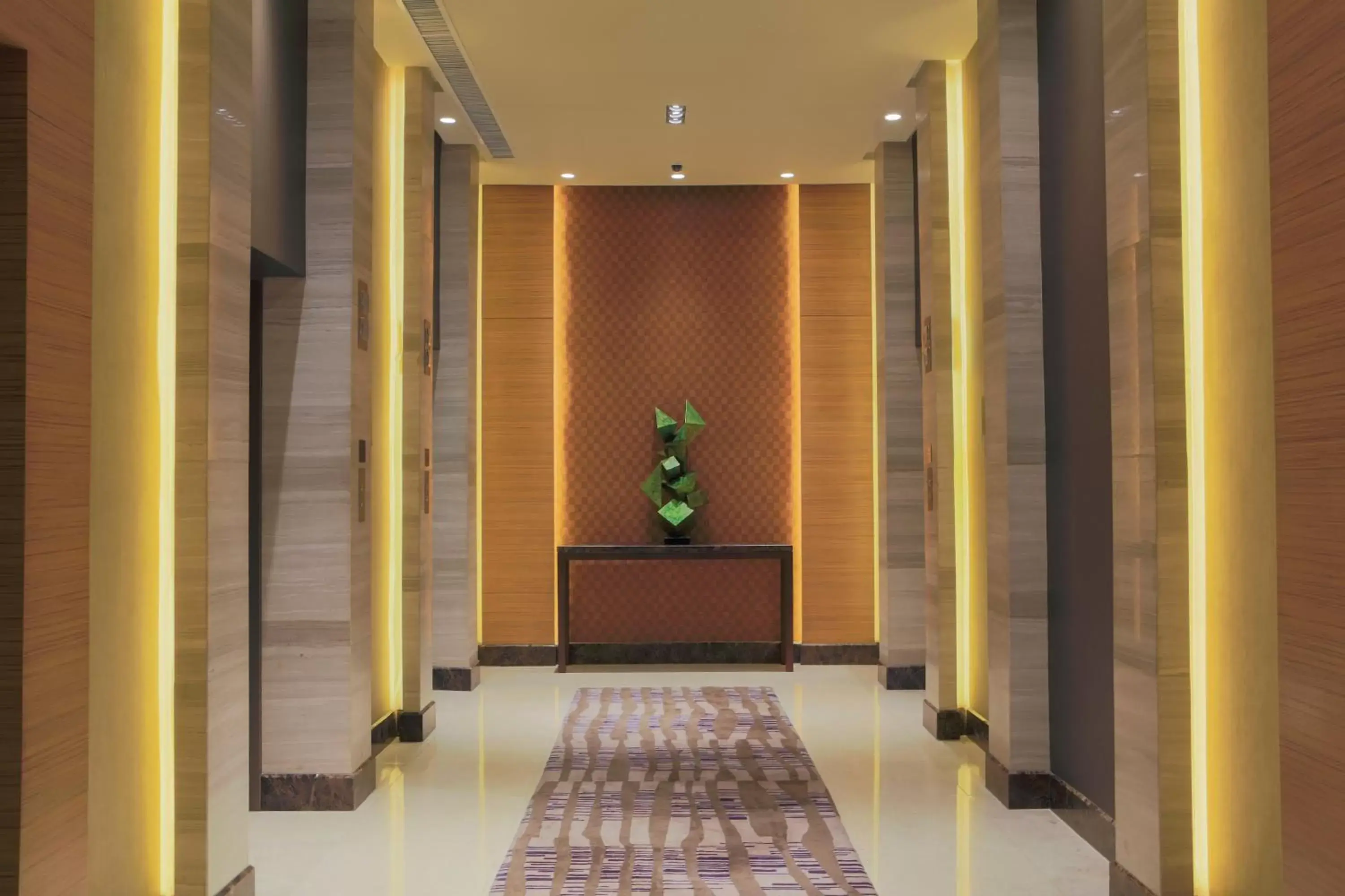 Decorative detail, Lobby/Reception in Holiday Inn & Suites Makati, an IHG Hotel