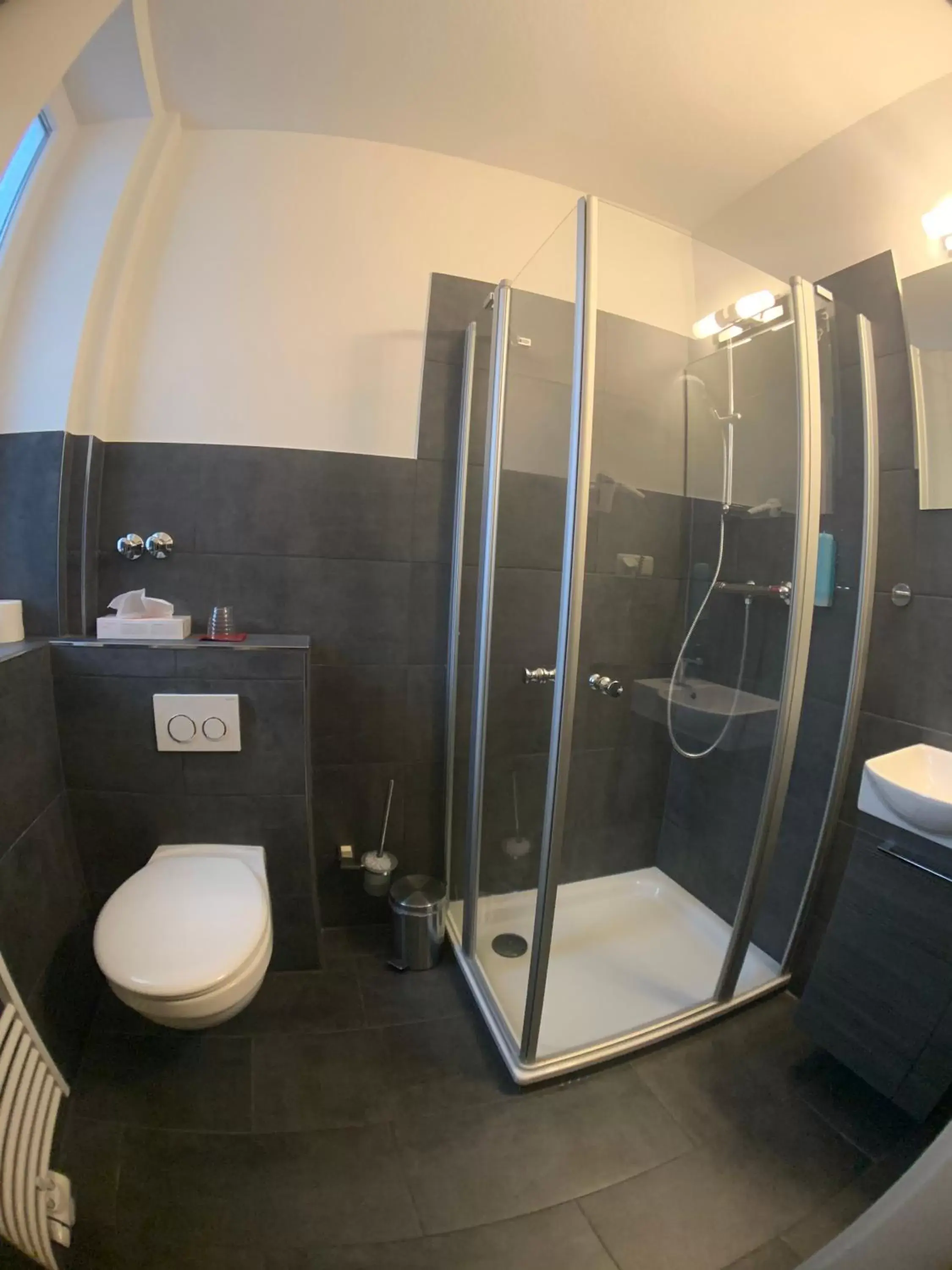 Bathroom in Hotel Stadt Cuxhaven