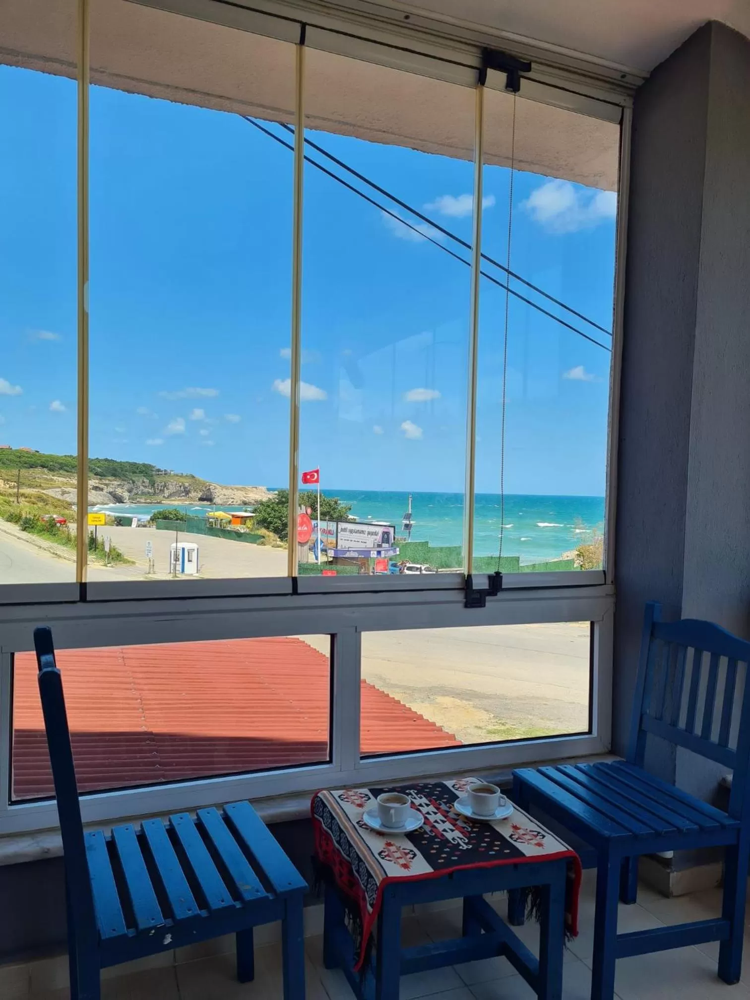 Restaurant/places to eat in Sword hotel