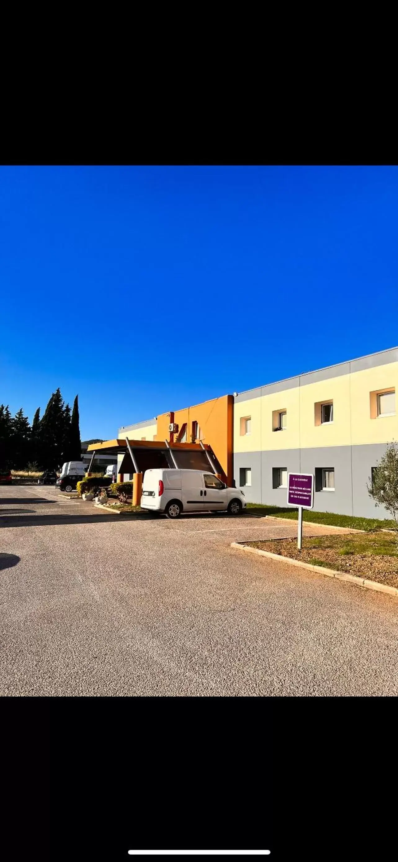 Property Building in KYRIAD DIRECT BRIGNOLES - Provence Verte