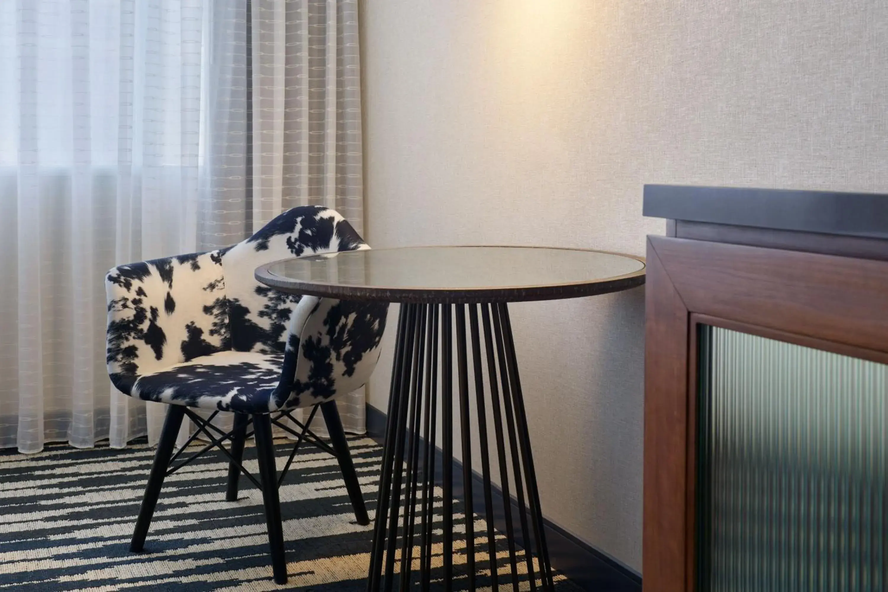 Photo of the whole room, Seating Area in The Leo Kent Hotel, Tucson, a Tribute Portfolio Hotel