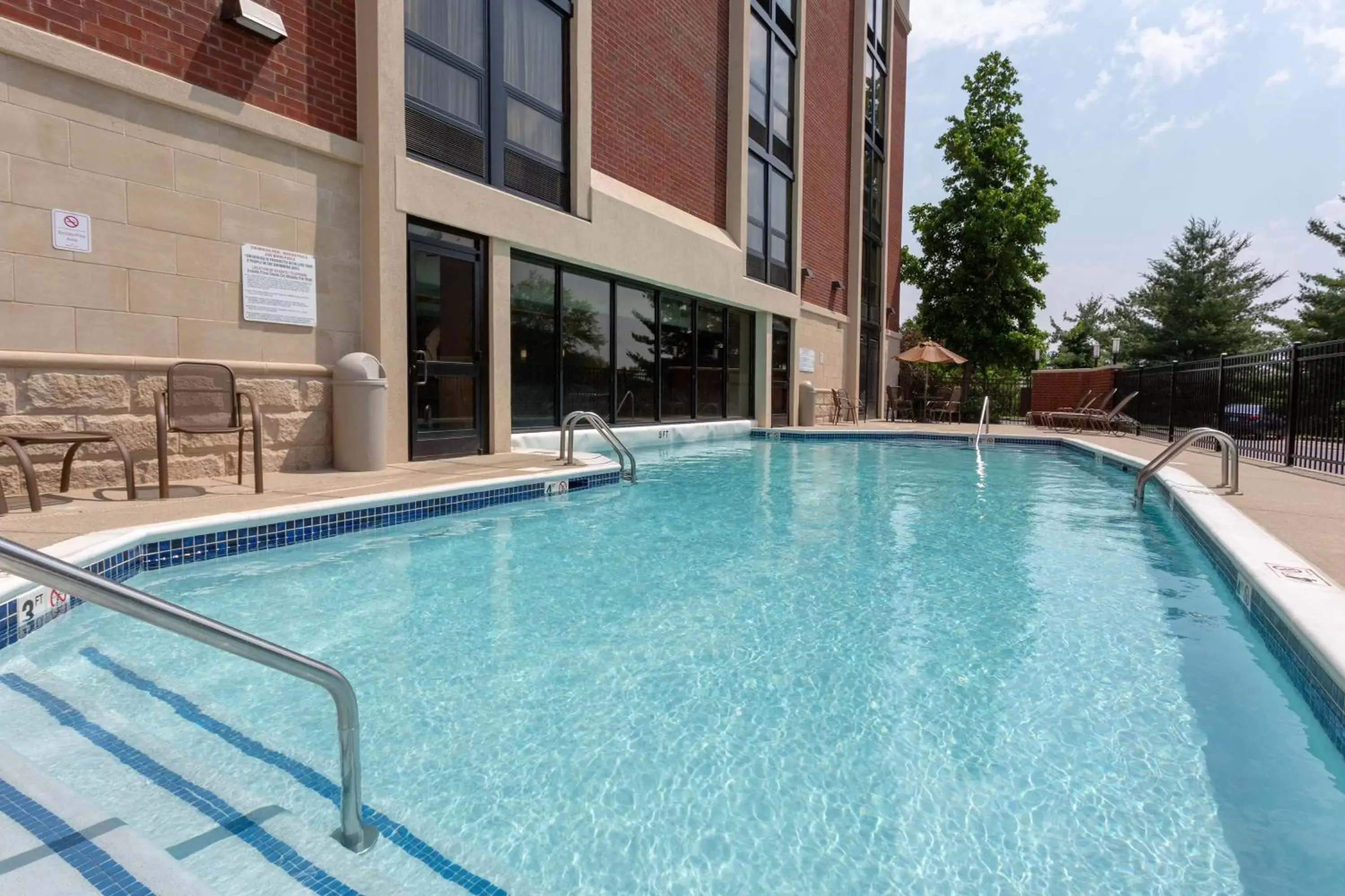 Activities, Swimming Pool in Drury Inn & Suites Nashville Airport