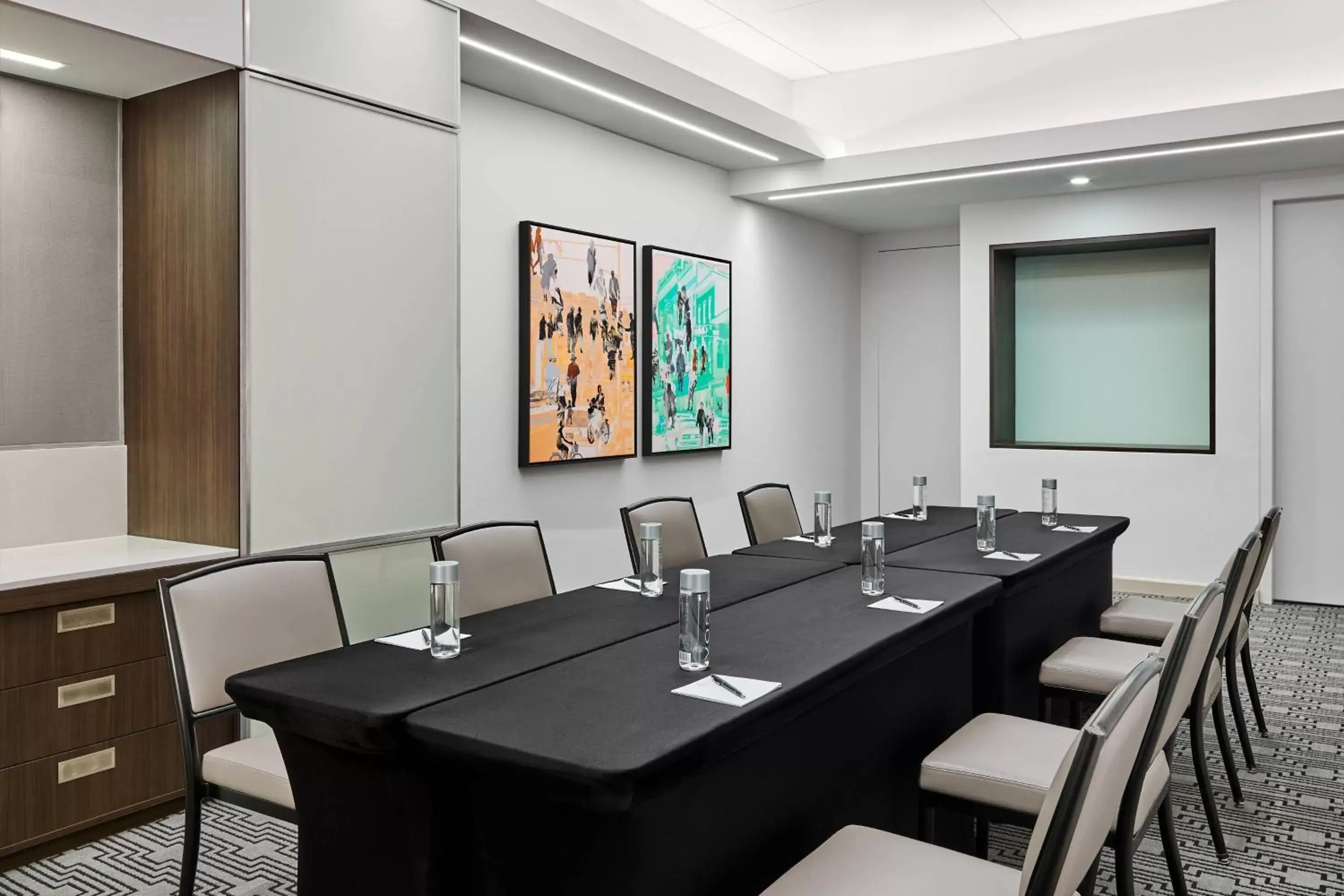 Meeting/conference room in Hotel Chicago Downtown, Autograph Collection