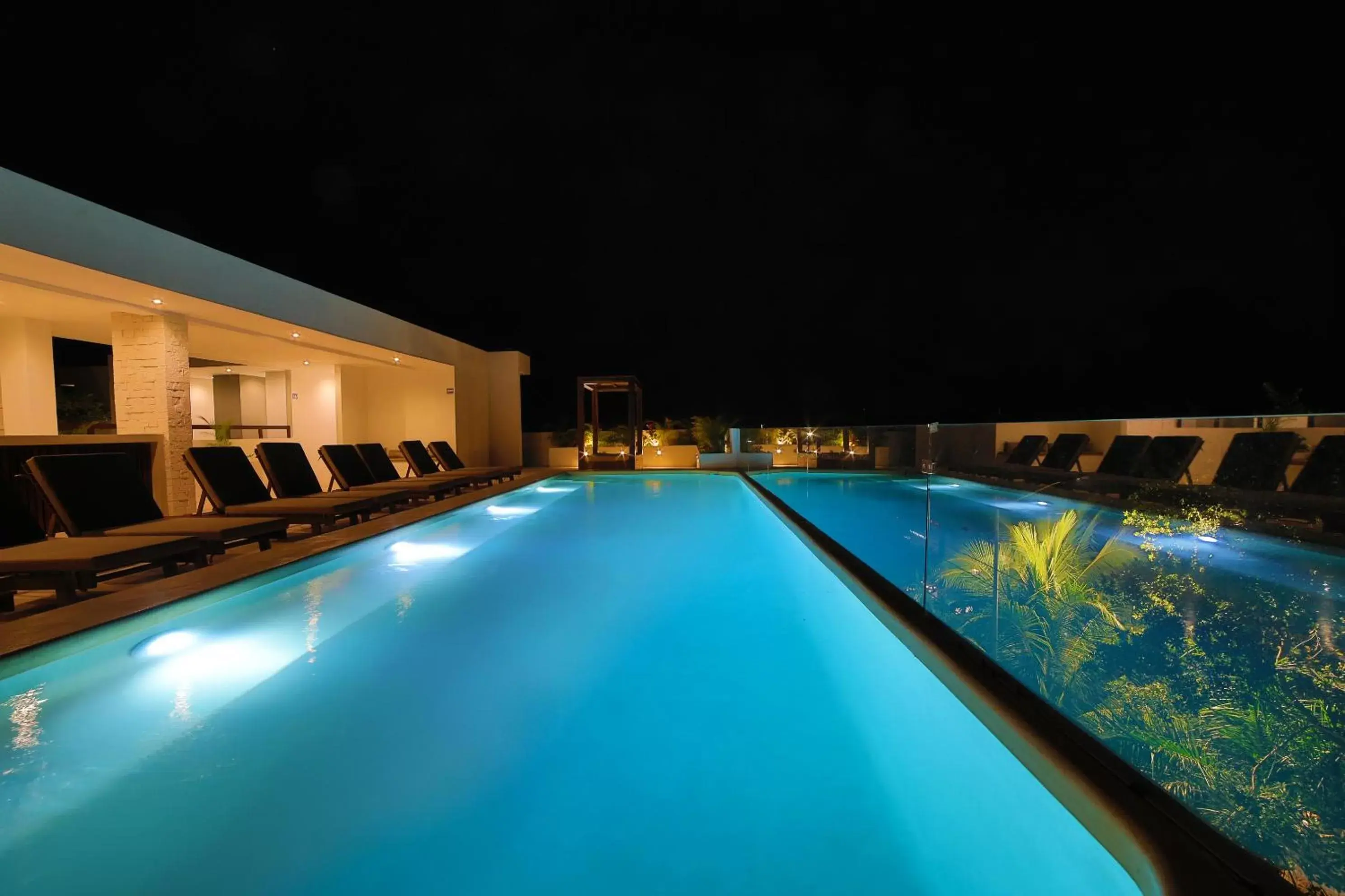 Swimming pool in Hotel Blanco Tulum Adults Only Swimming pool in Hotel Blanco Tulum Adults Only
