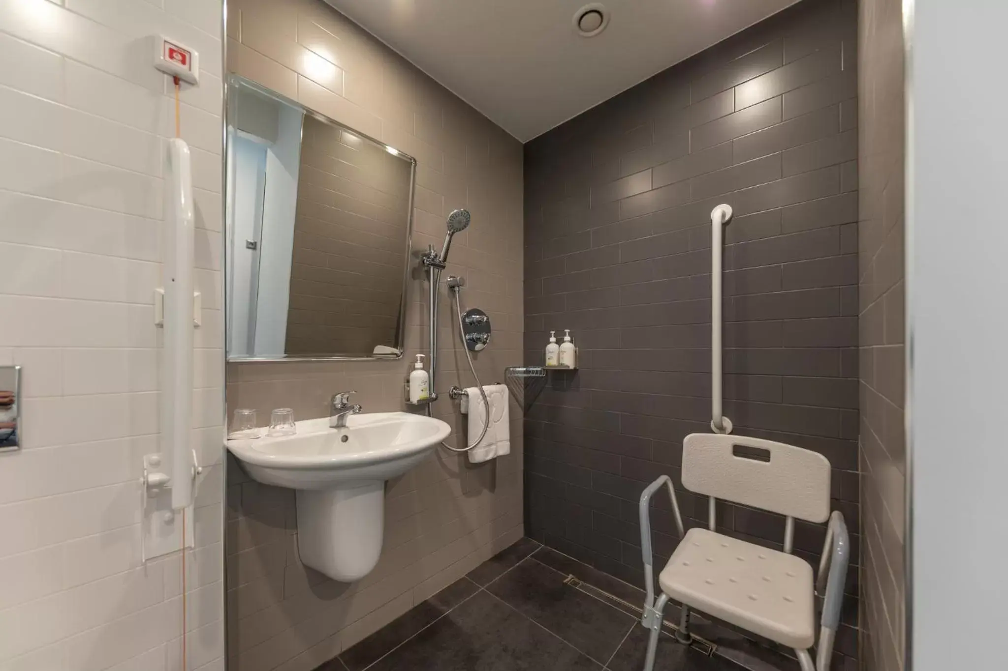 Bathroom in Holiday Inn Express - Yerevan, an IHG Hotel