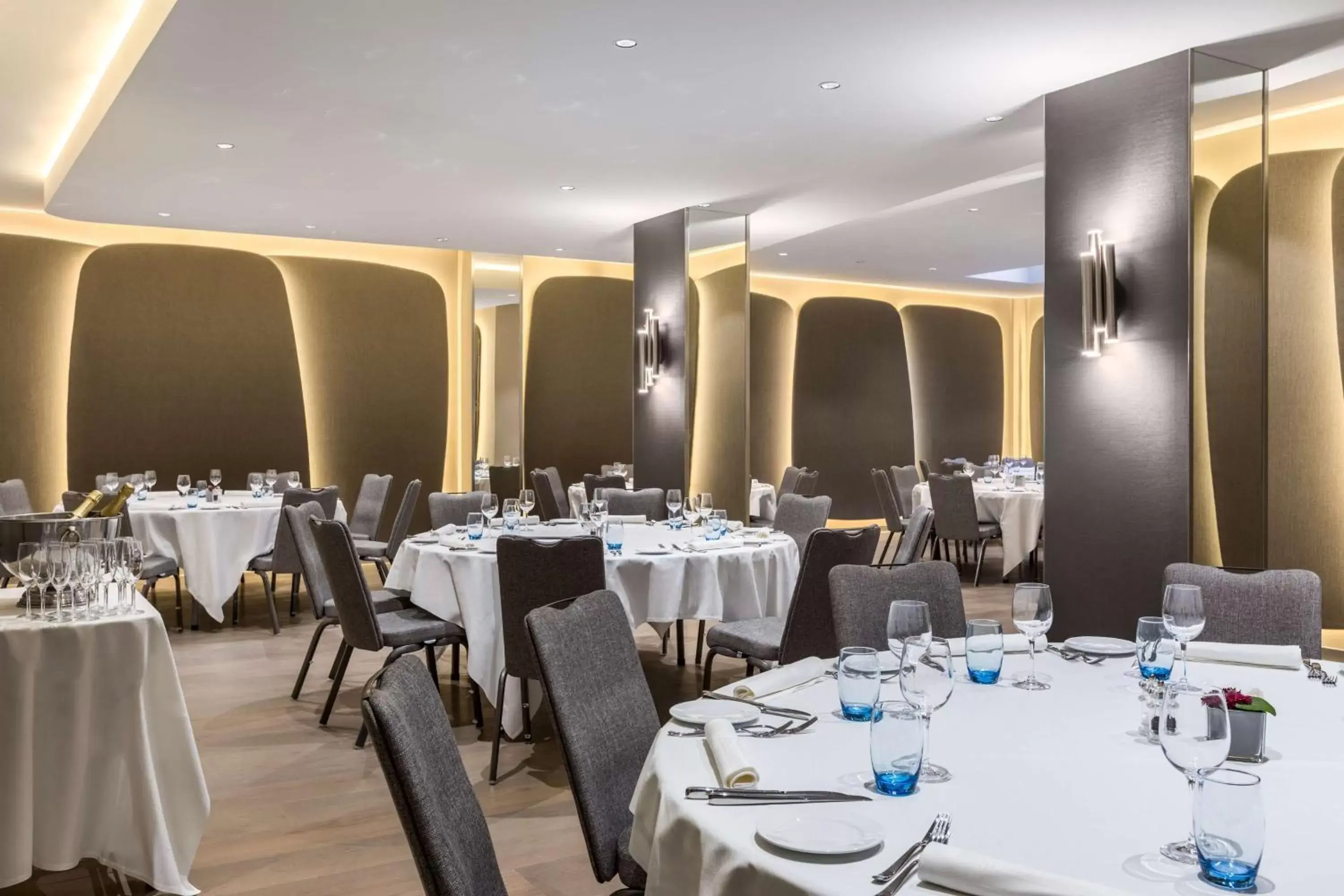 Meeting/conference room, Restaurant/Places to Eat in NH Collection Brussels Grand Sablon