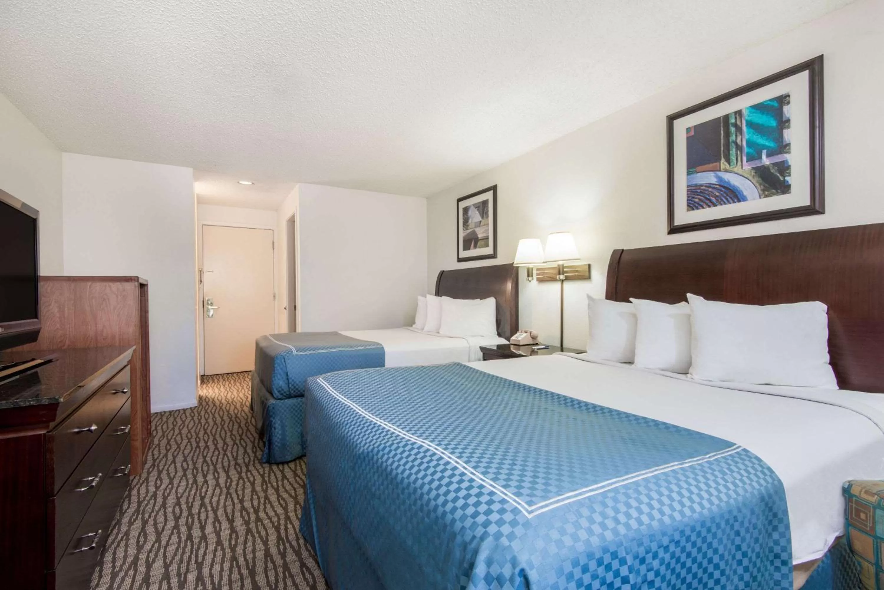 Photo of the whole room, Bed in Travelodge by Wyndham Laramie