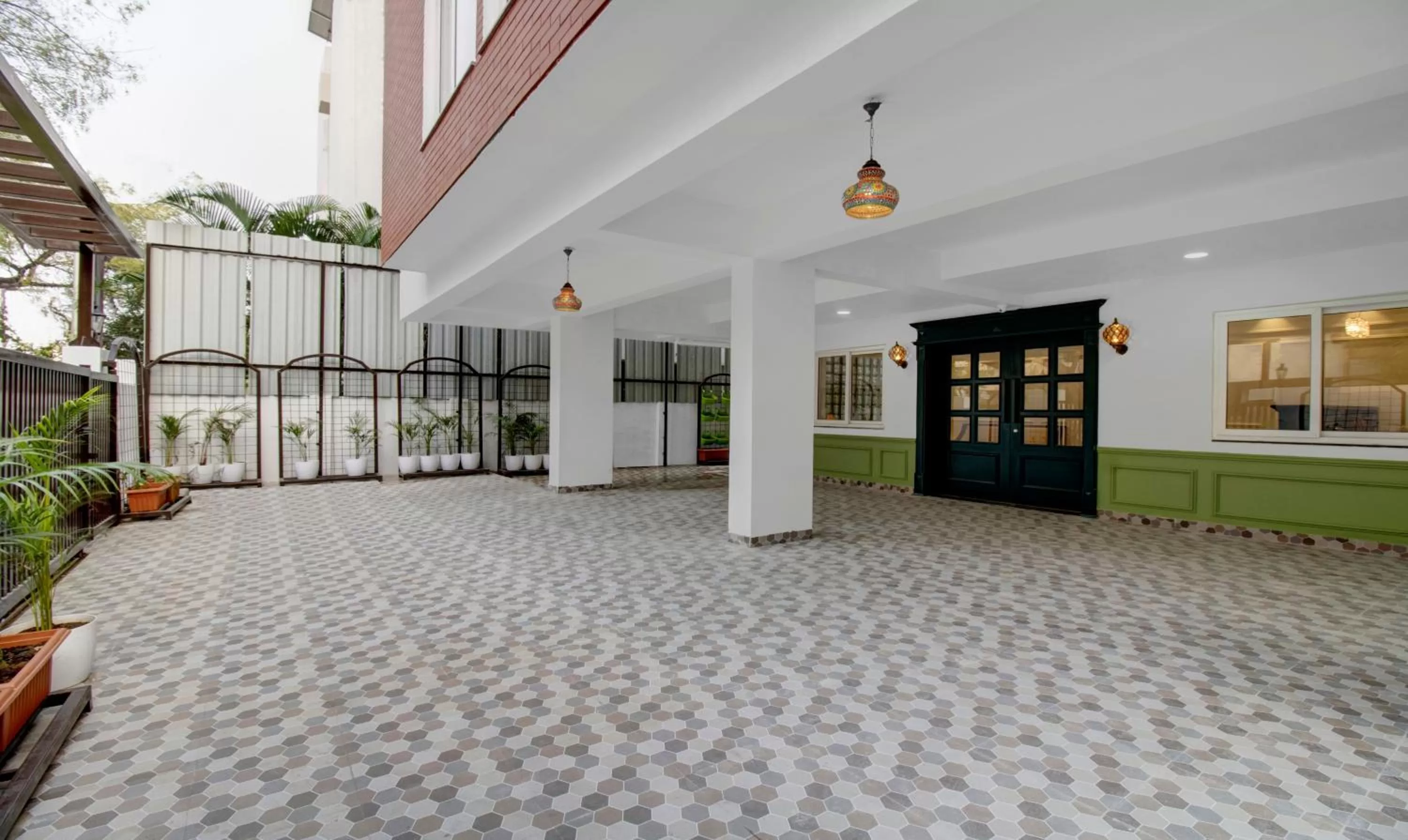 Facade/entrance in Treebo Chandraprasth Residency