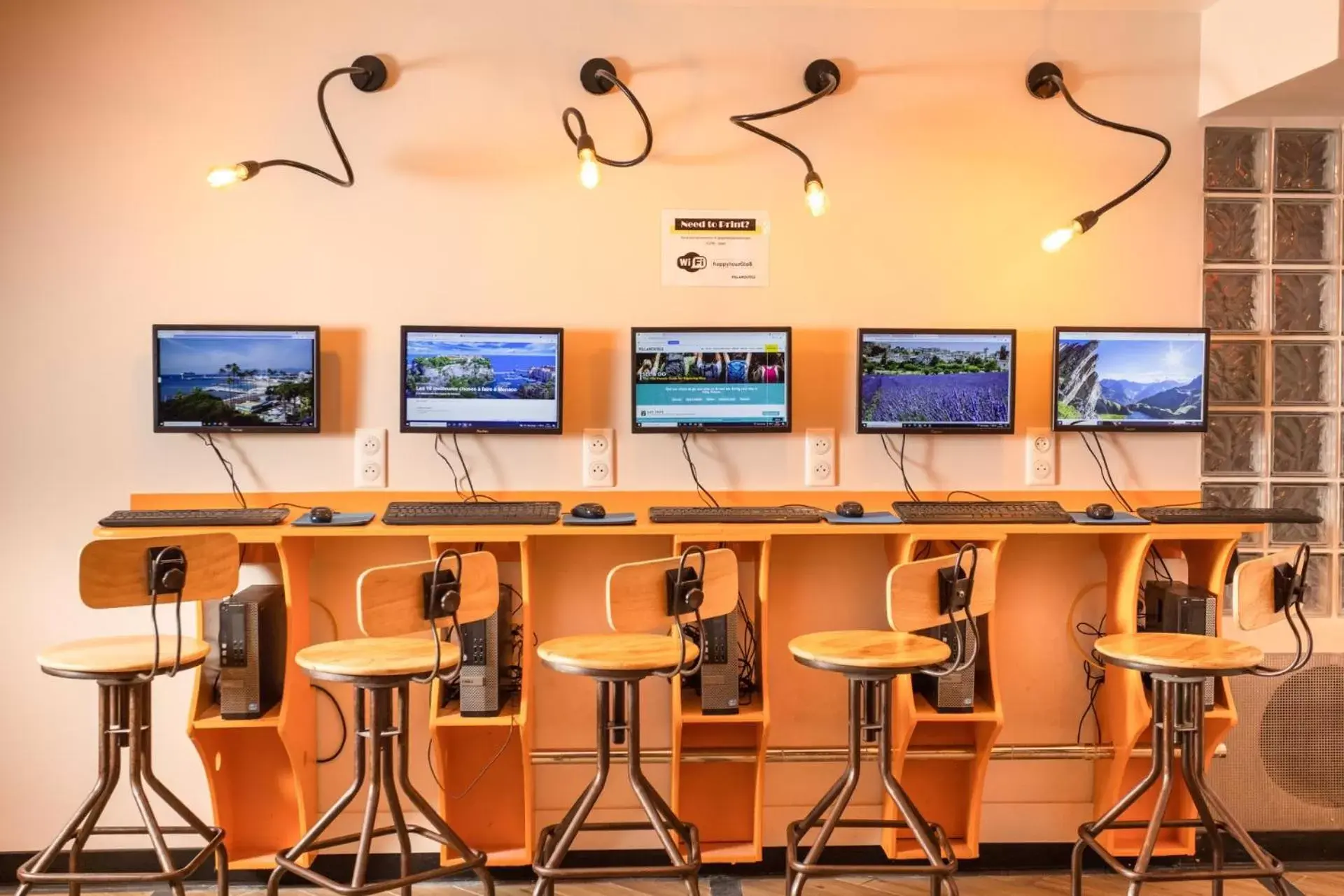 Communal lounge/ TV room in Villa Saint Exupery Beach Hostel