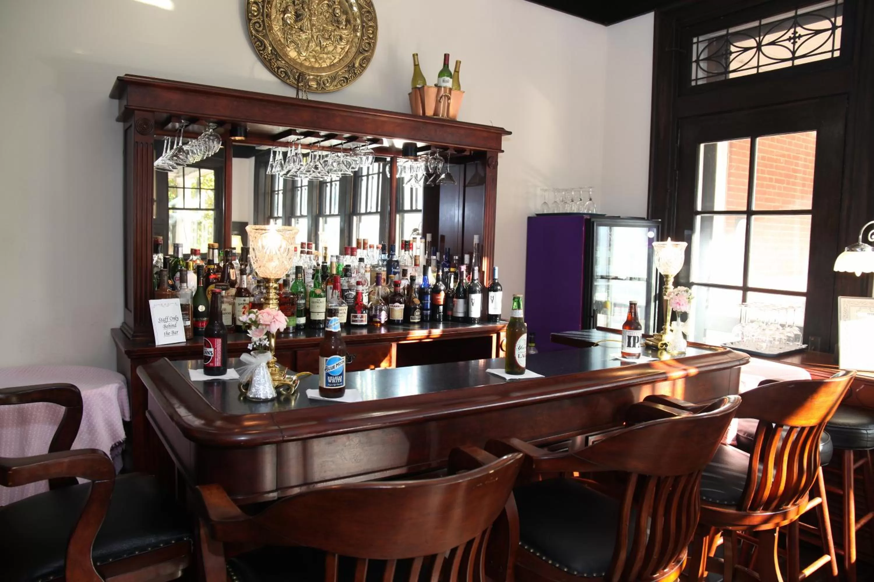Lounge or bar in Mercersburg Inn