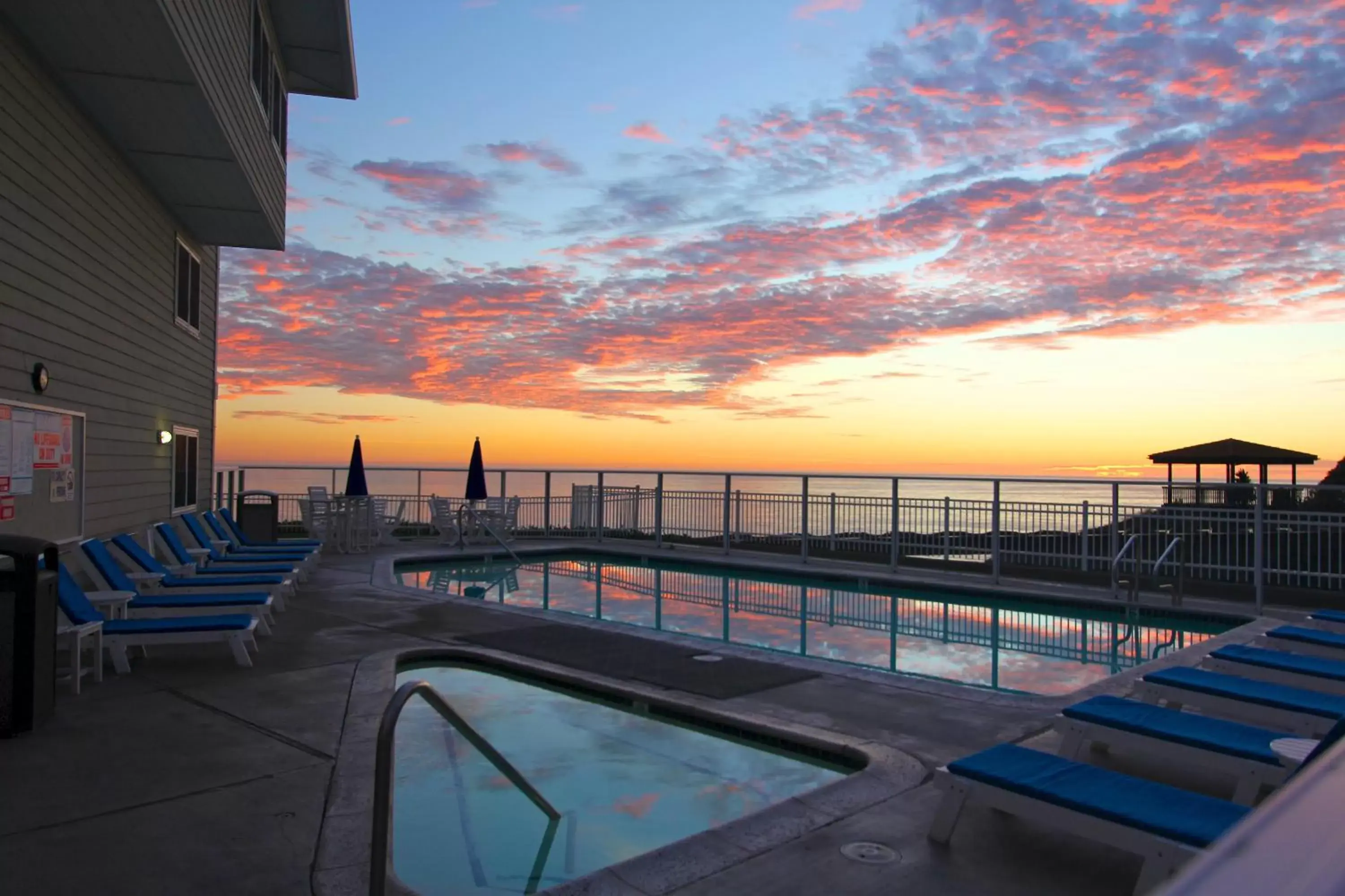 Pool view, Swimming Pool in Pismo Lighthouse Suites
