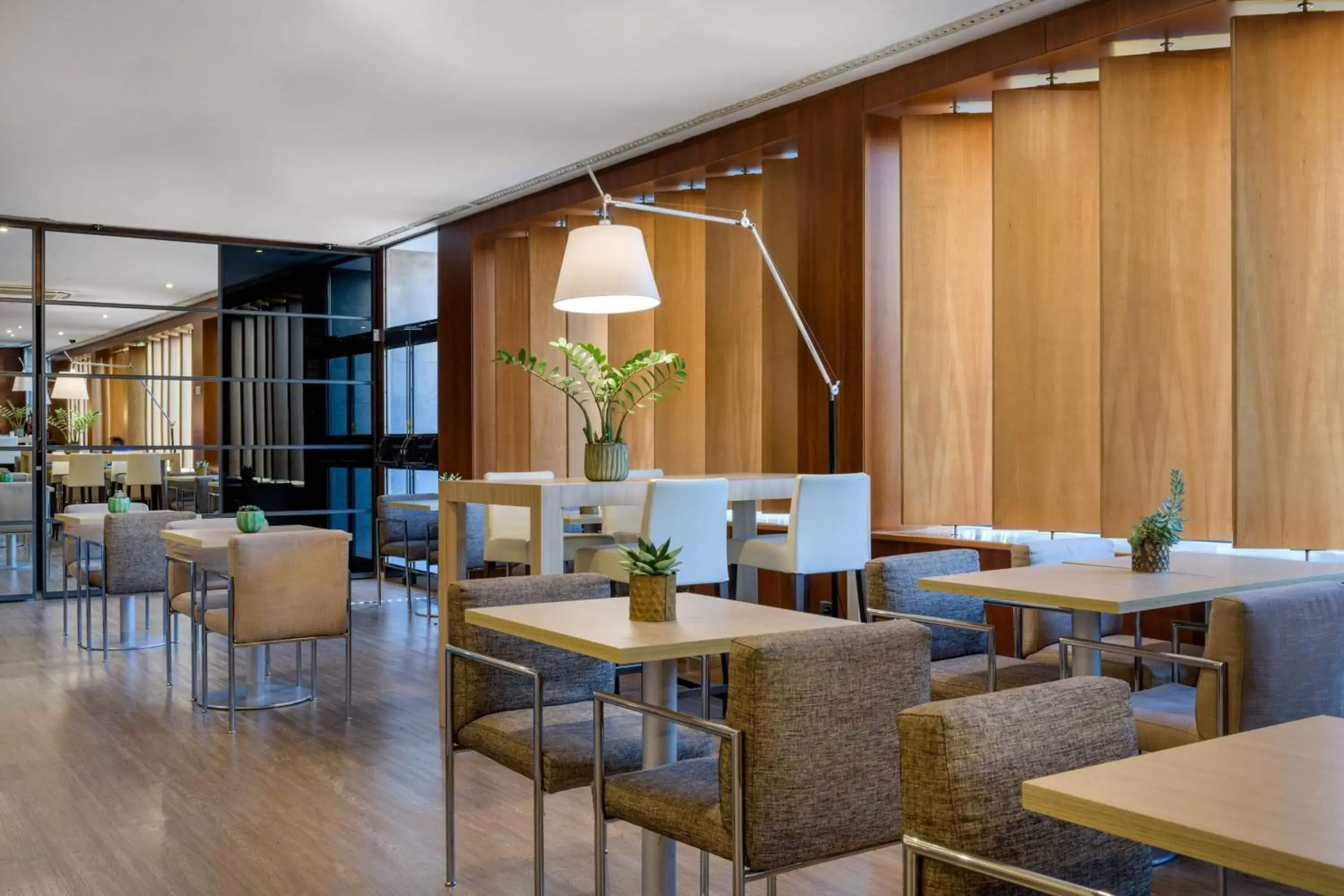 Lounge or bar, Lounge/Bar in AC Hotel Murcia by Marriott