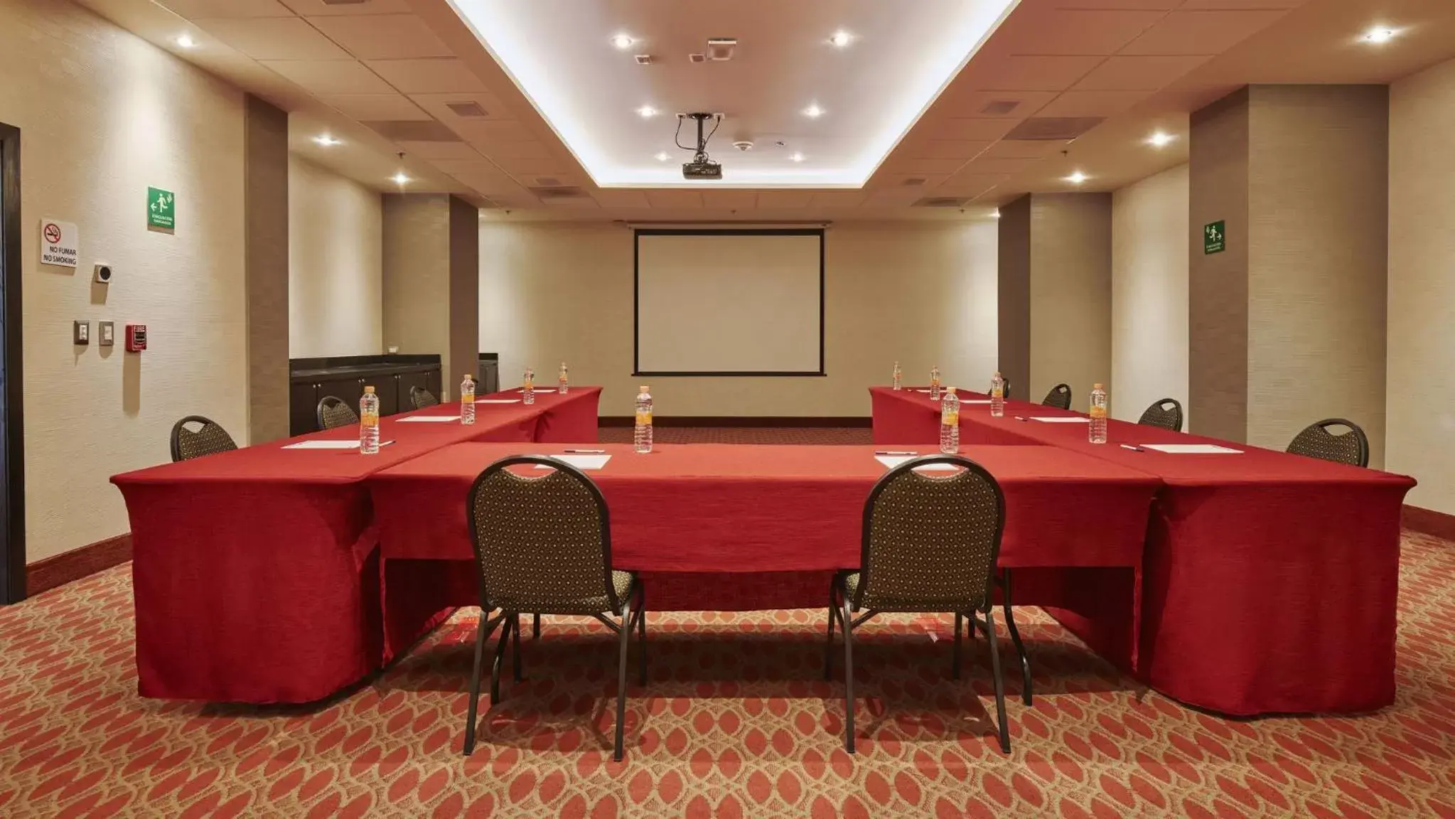 Meeting/conference room in Holiday Inn Express & Suites Chihuahua Juventud, an IHG Hotel