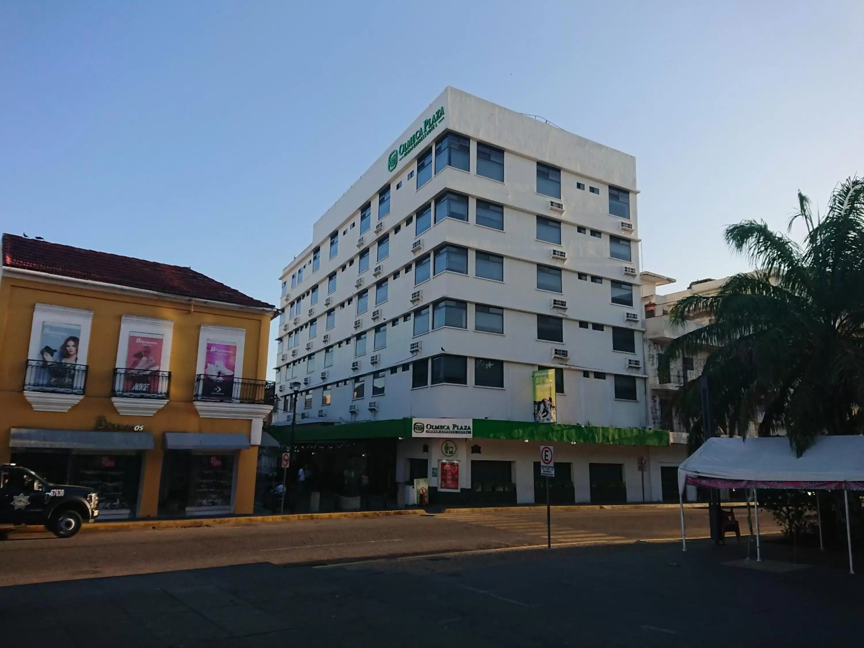 Facade/entrance, Property Building in Olmeca Plaza Urban Express