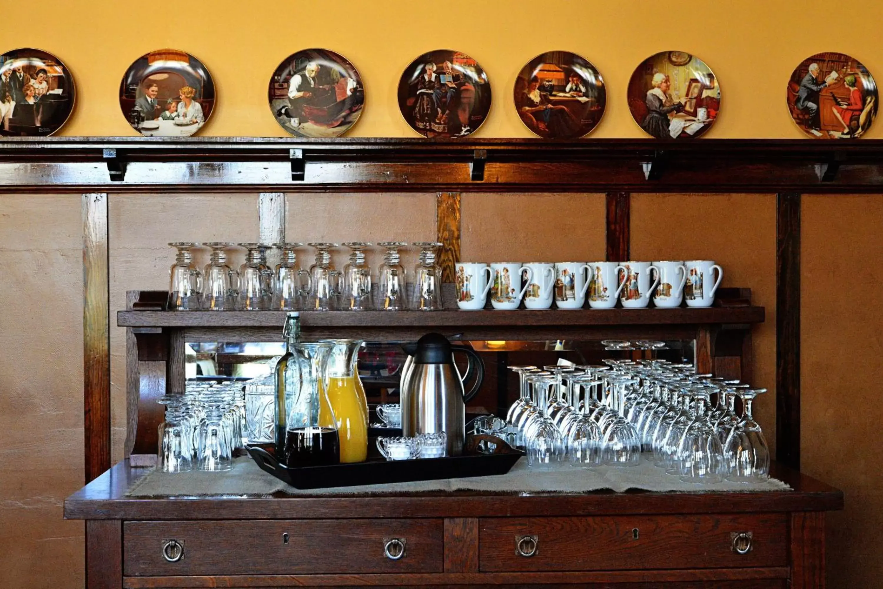 Dining area in Iron Horse Inn