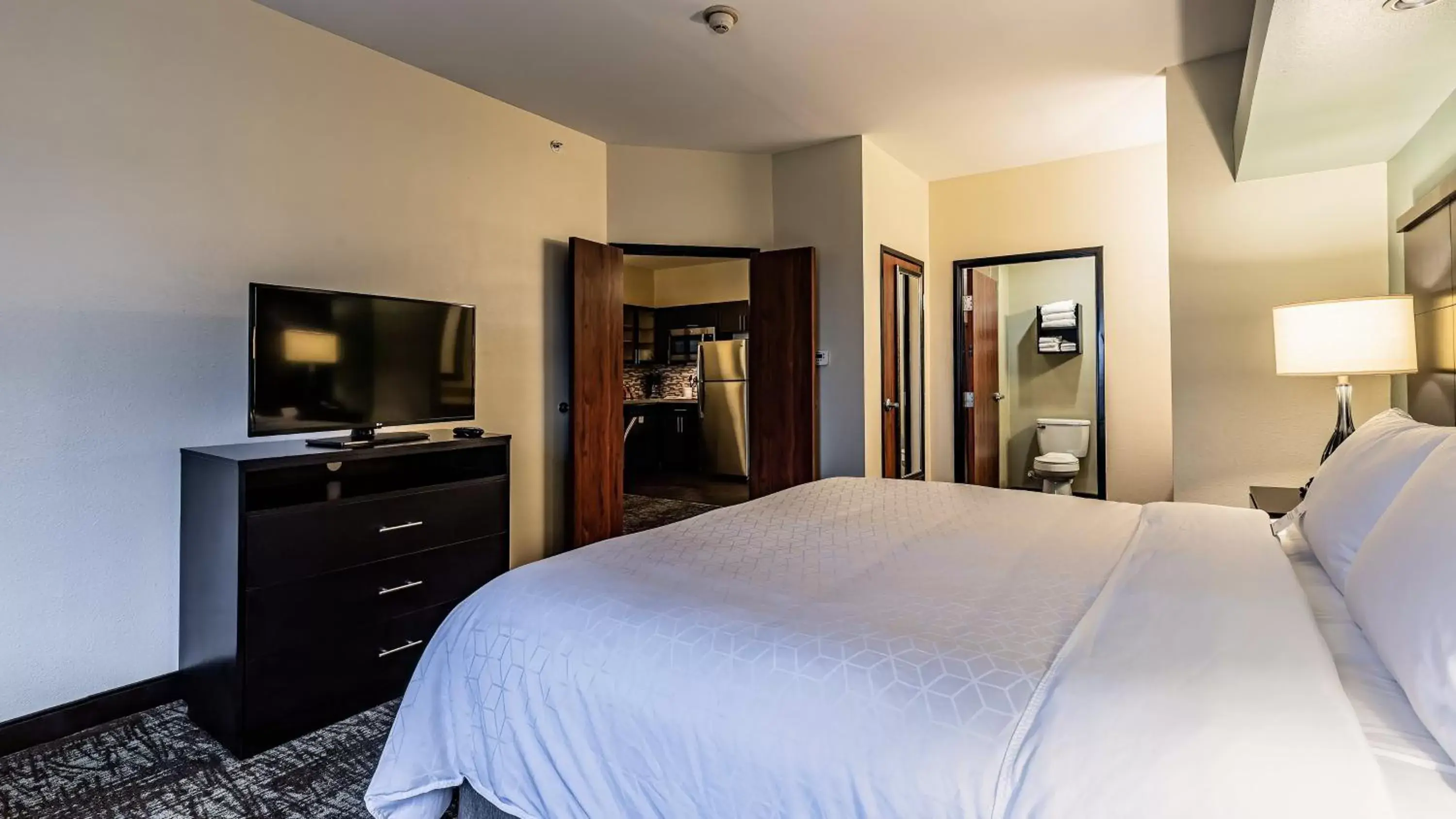 Photo of the whole room, Bed in Staybridge Suites Laredo, an IHG Hotel