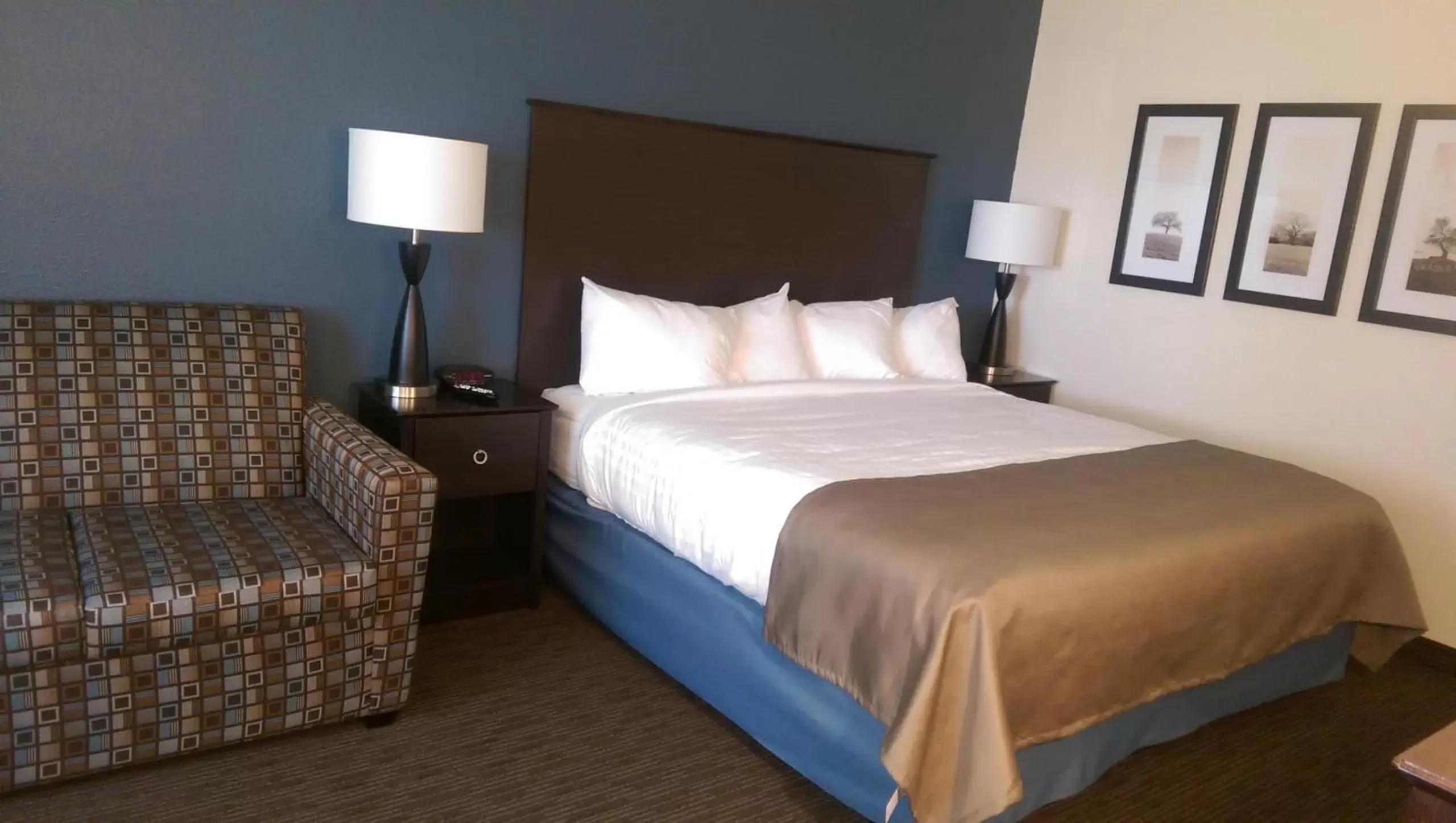 Photo of the whole room, Bed in AmericInn by Wyndham Sleepy Eye