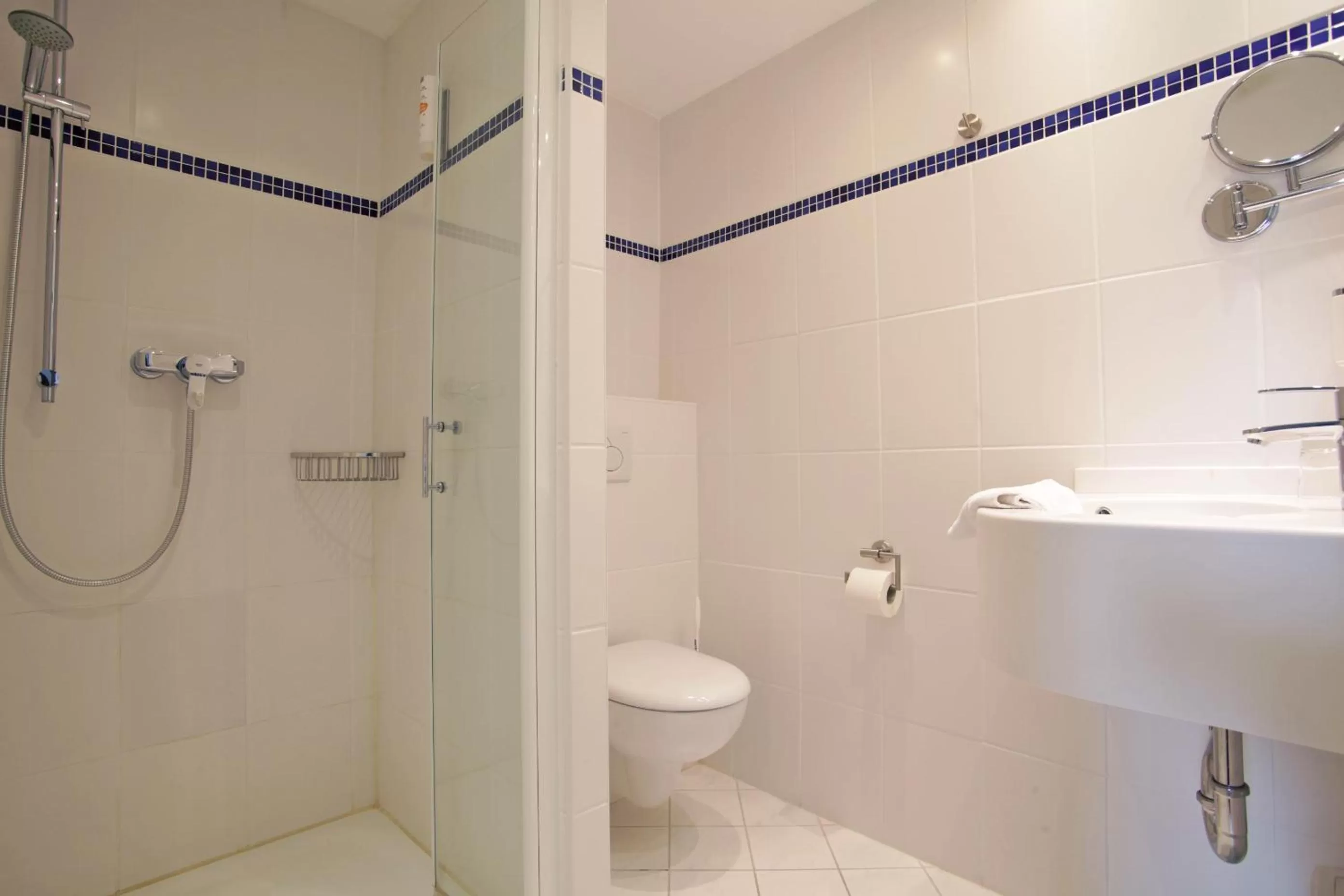 Shower in Baltic Hotel Lübeck