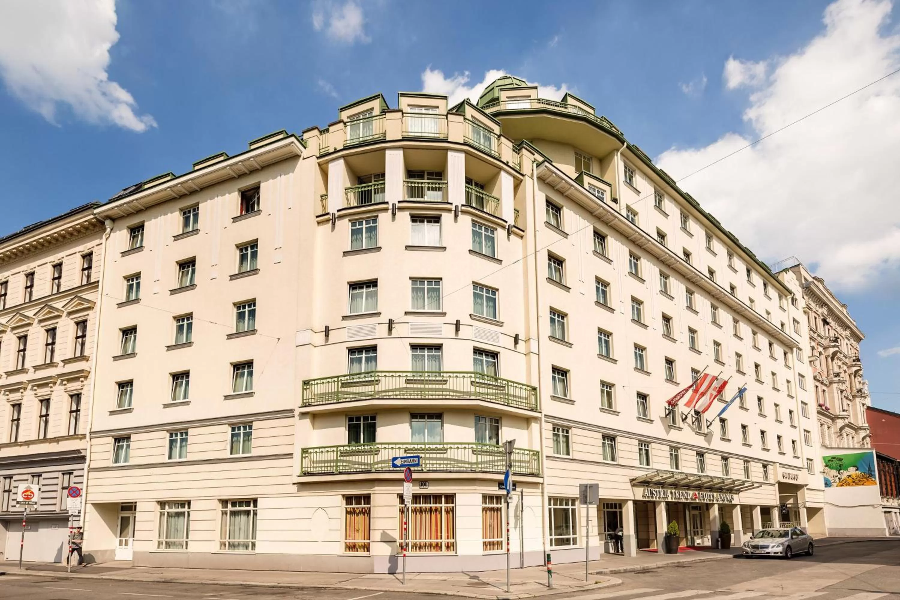 Property building in Austria Trend Hotel Ananas Wien