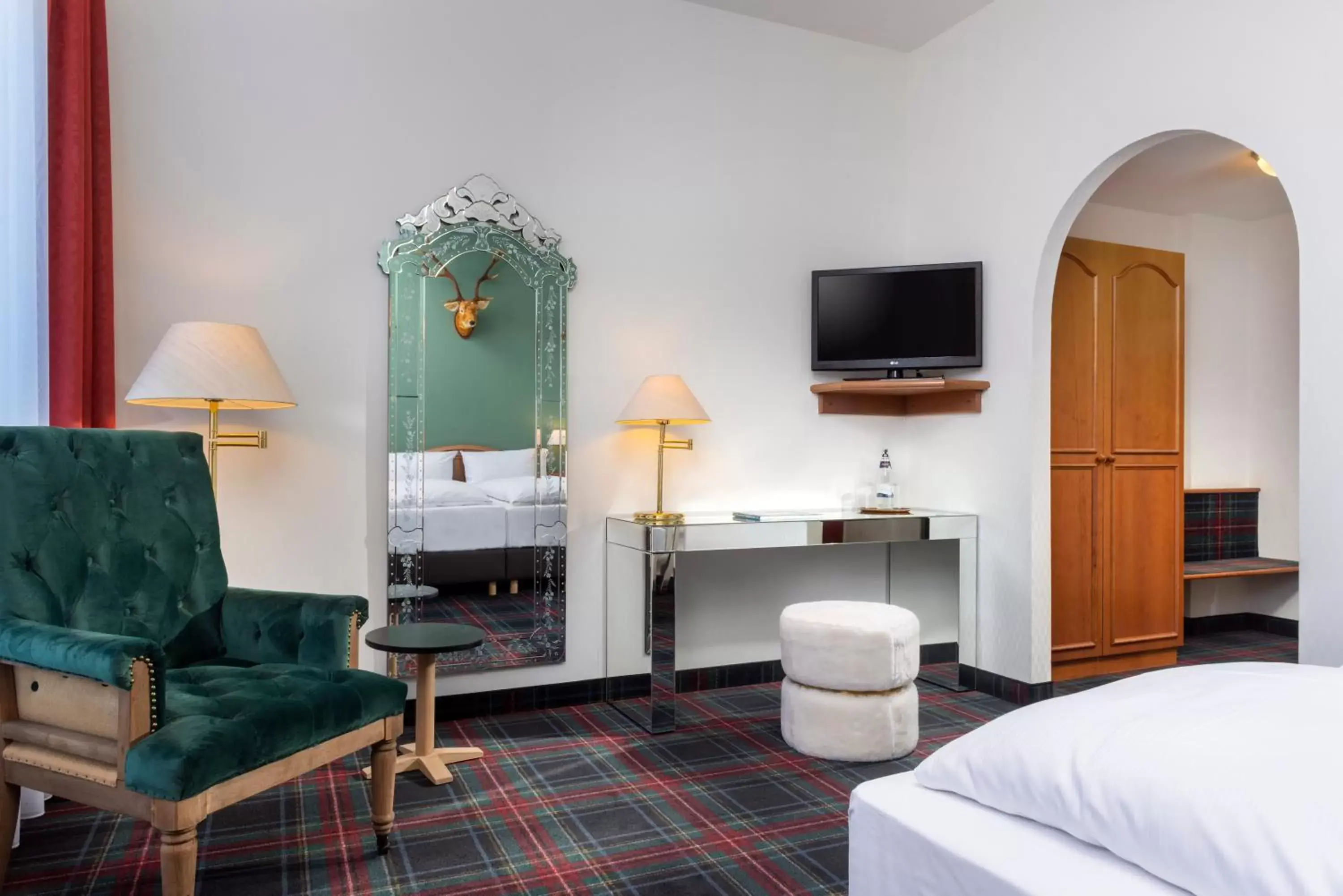 TV and multimedia, Bed in Wyndham Garden Donaueschingen TV and multimedia, Bed in Wyndham Garden Donaueschingen