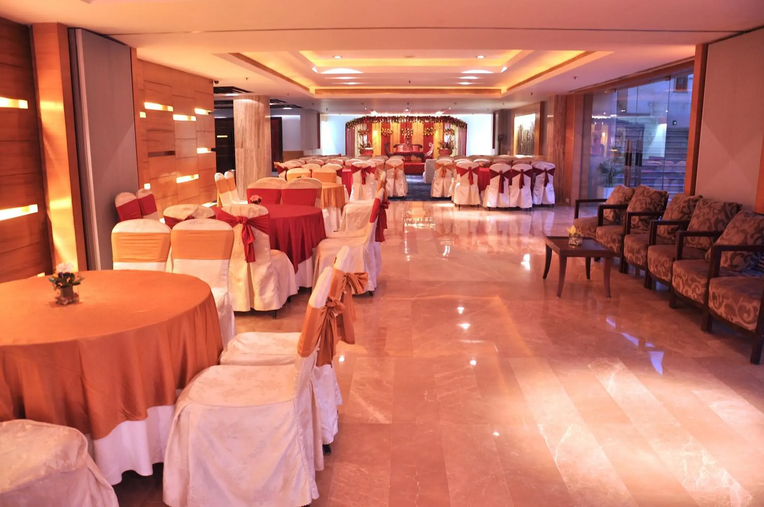 Business facilities, Banquet Facilities in Fortune Sector 27 Noida