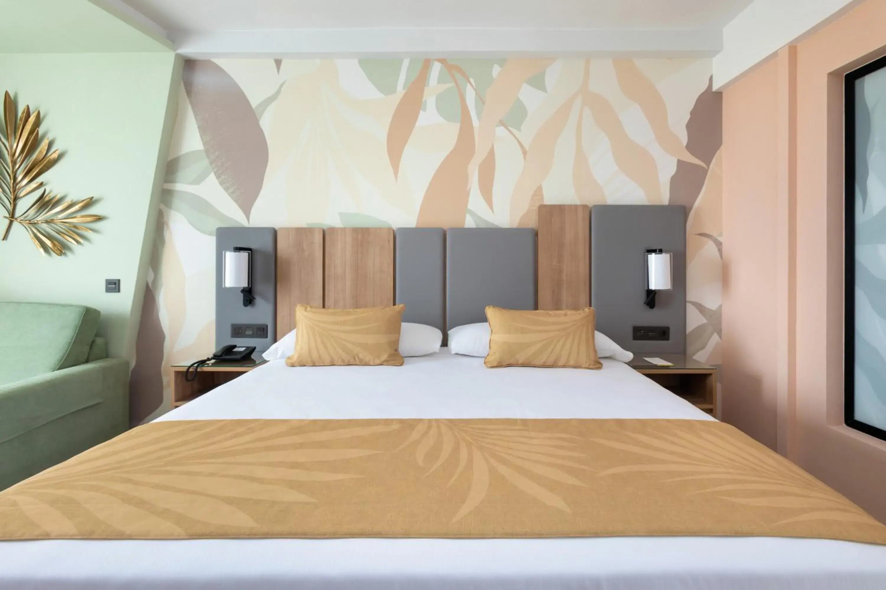 Bedroom, Bed in Hotel Riu Palace Maspalomas - Adults Only