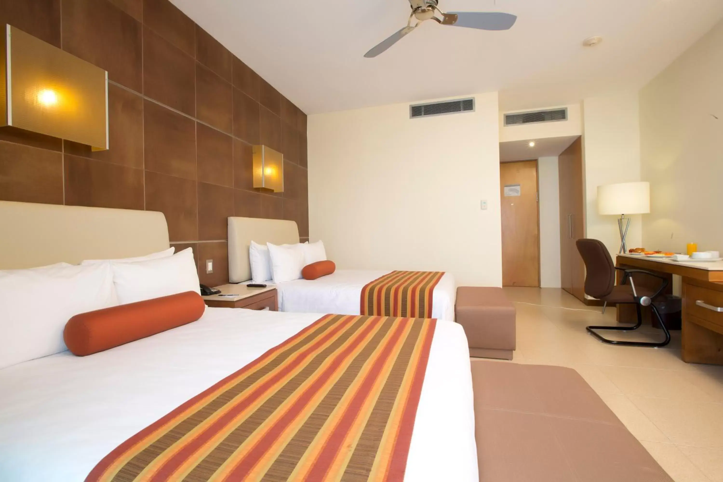 Bedroom, Bed in Krystal Urban Cancun & Beach Club