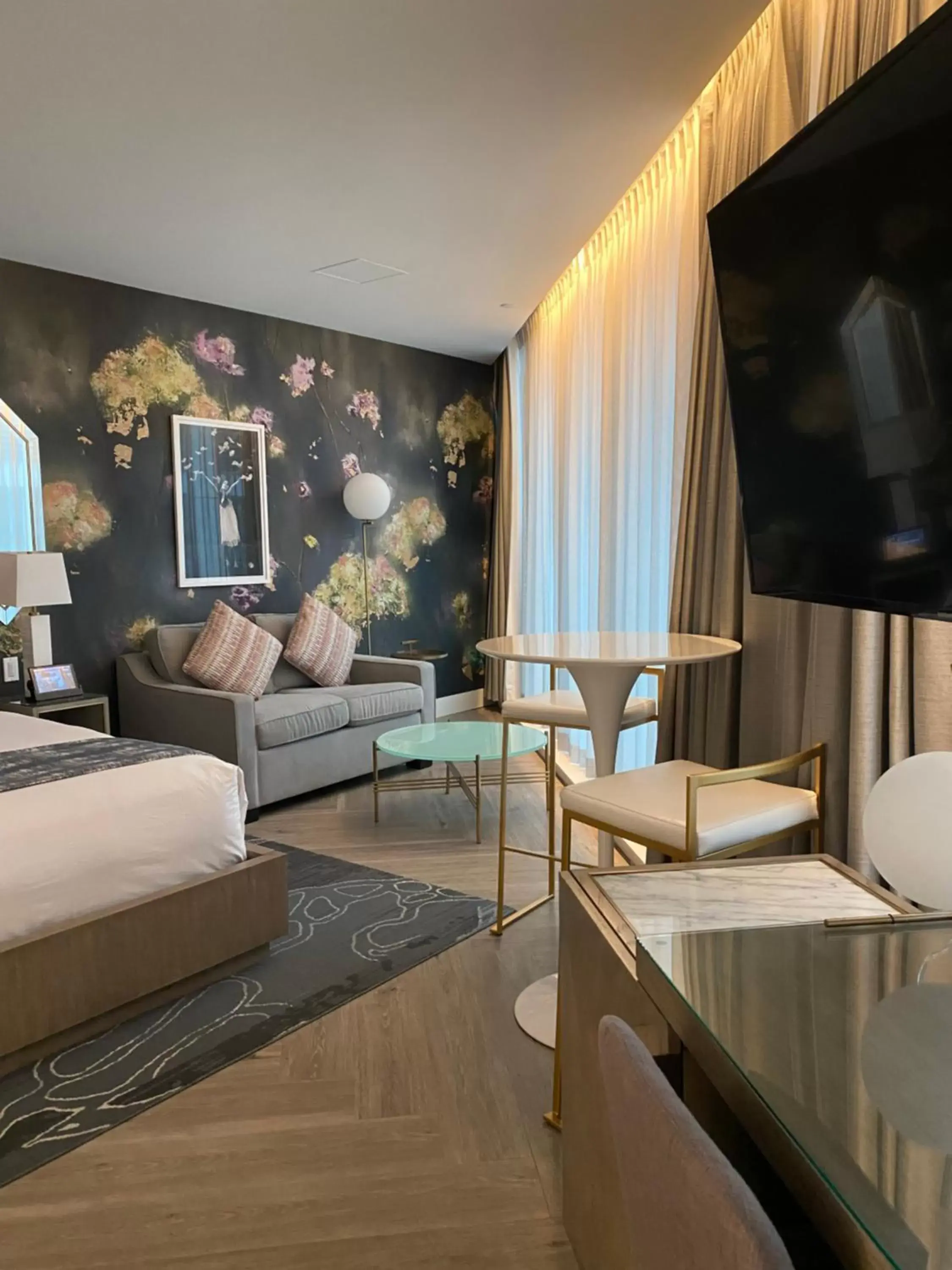 Photo of the whole room, Bed in EXchange Hotel Vancouver Photo of the whole room, Bed in EXchange Hotel Vancouver