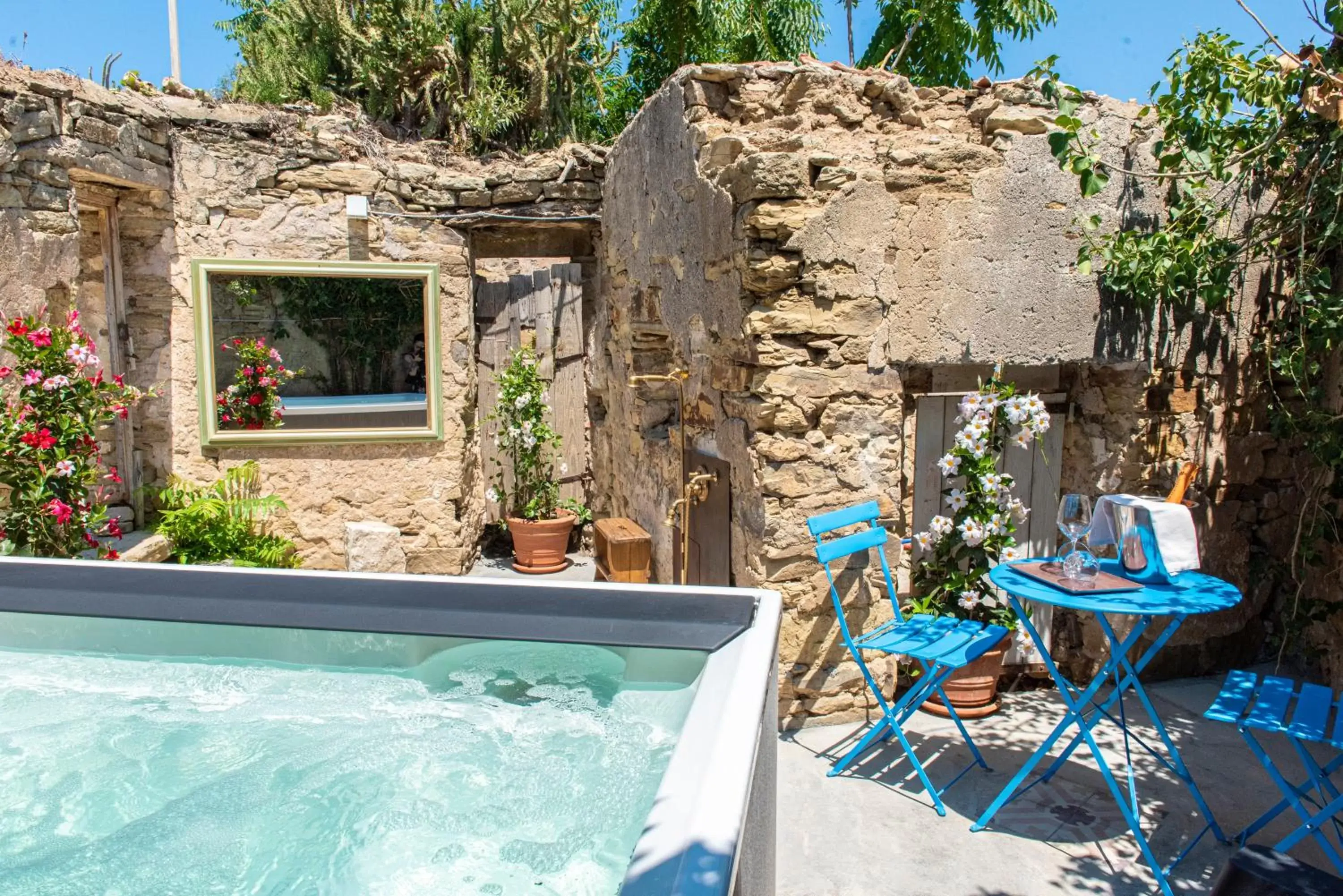 Hot Tub in Albergo Rurale Casa Fois