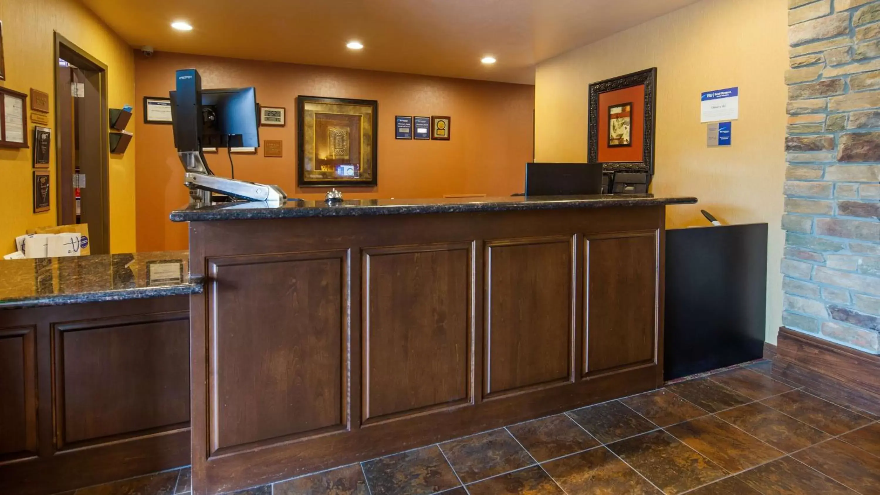 Lobby or reception, Lobby/Reception in Crandon Inn & Suites