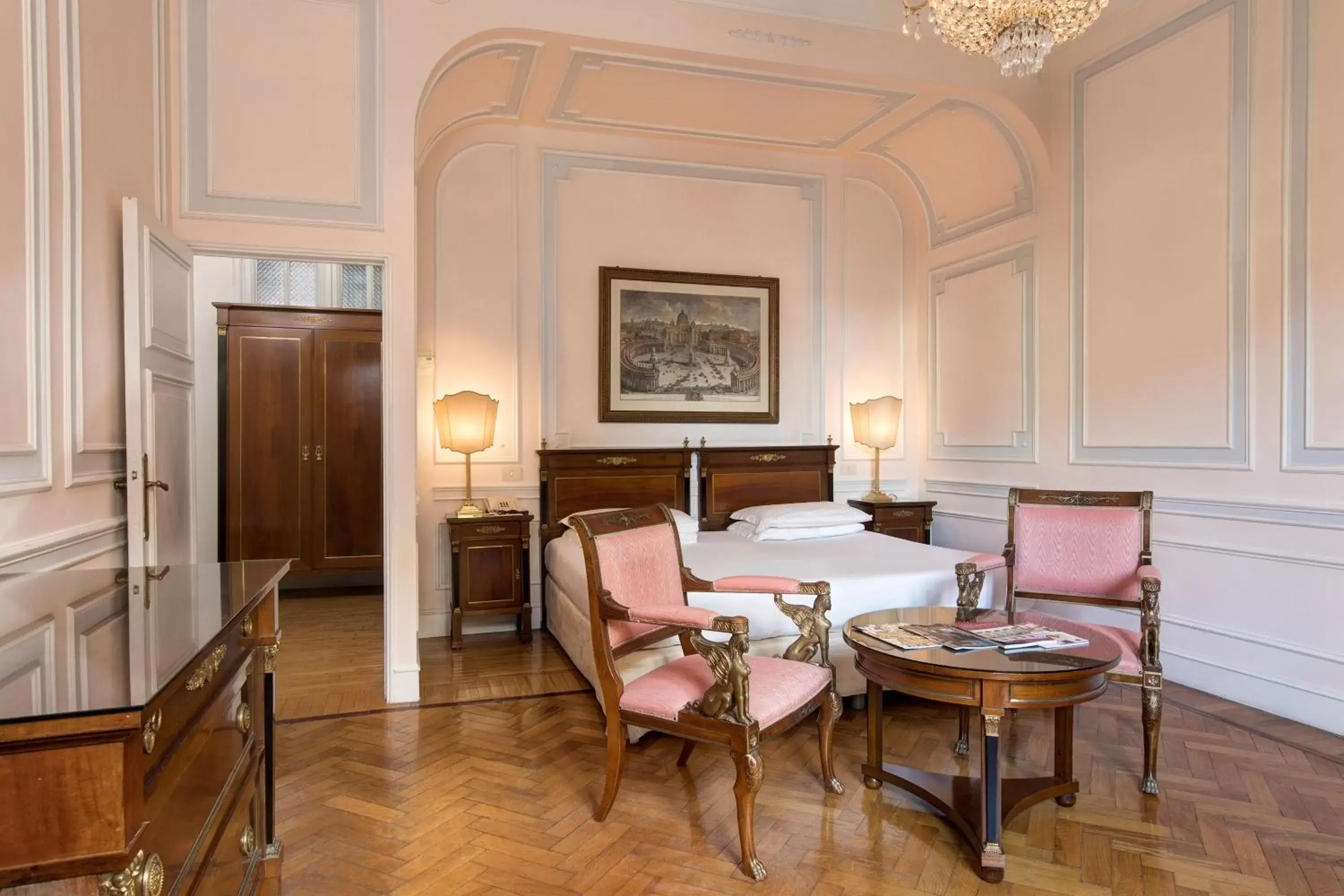 Bedroom, Seating Area in Hotel Quirinale