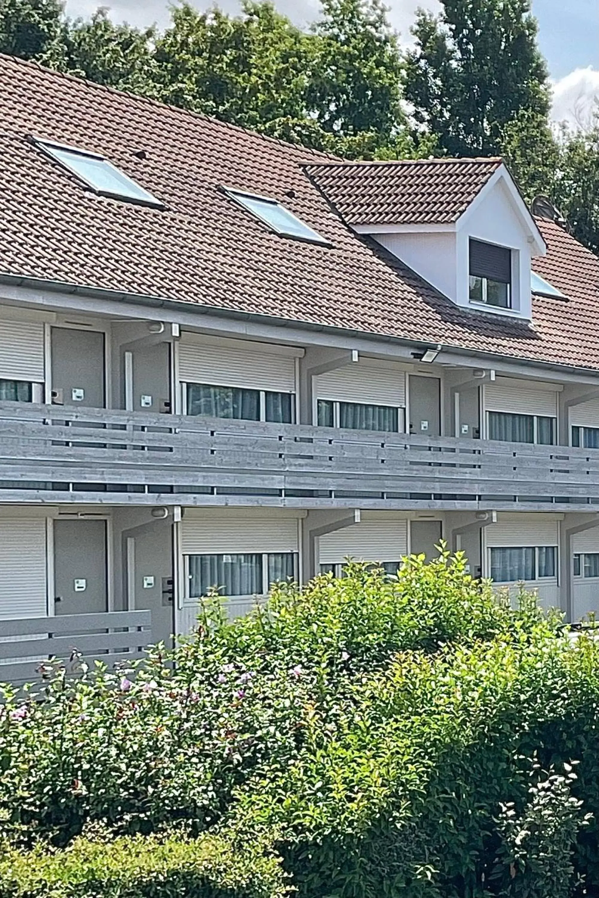 Photo of the whole room, Property Building in Campanile Bordeaux Nord - Le Lac