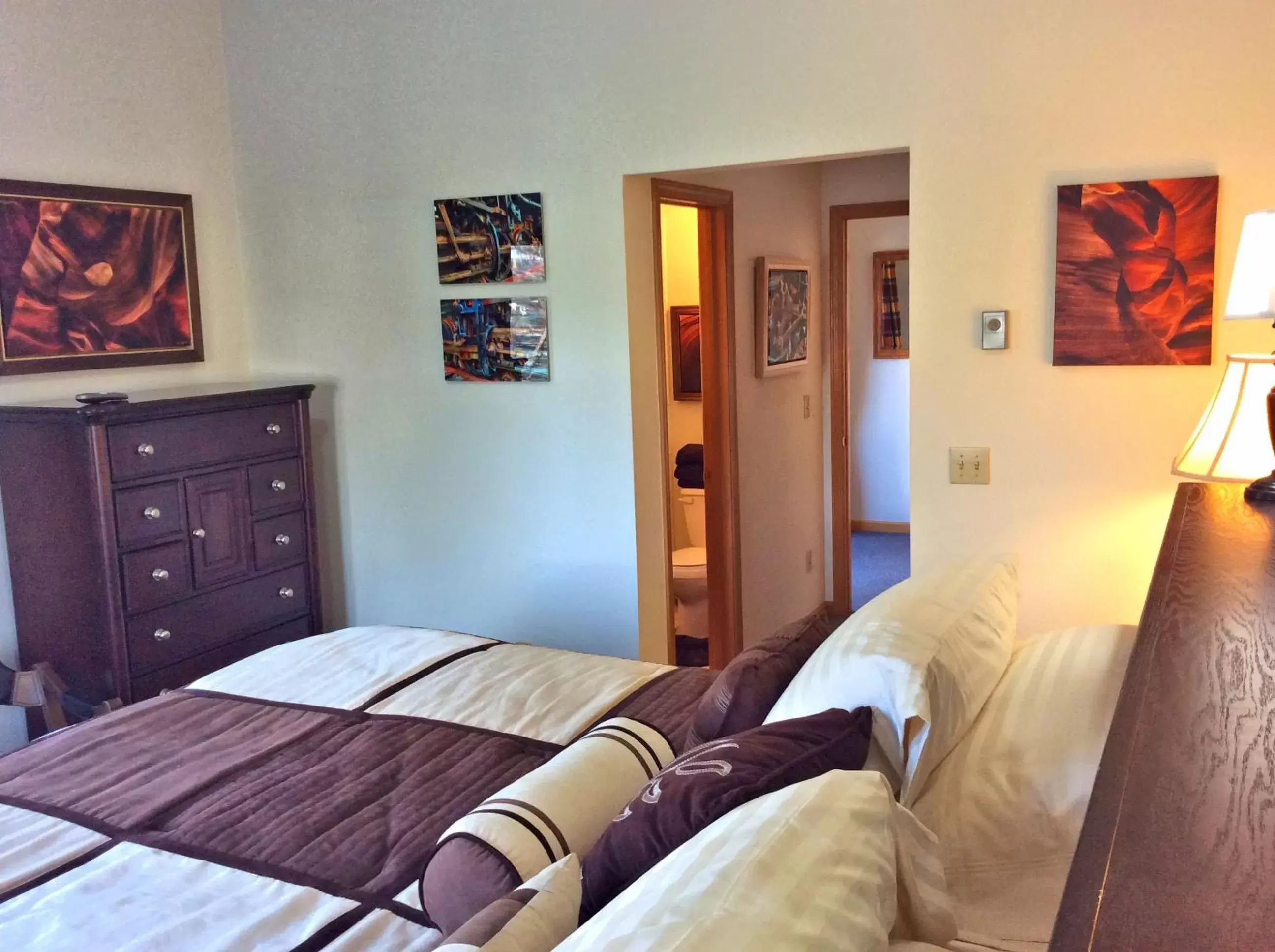 King Room with Mountain View in Mein Haus Bed & Breakfast King Room with Mountain View in Mein Haus Bed & Breakfast