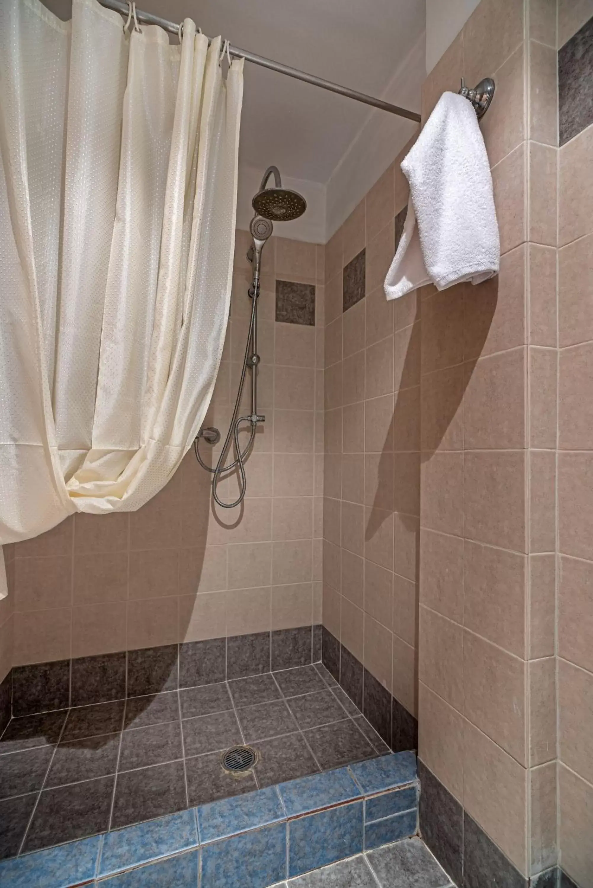 Shower, Bathroom in Zen Hotel