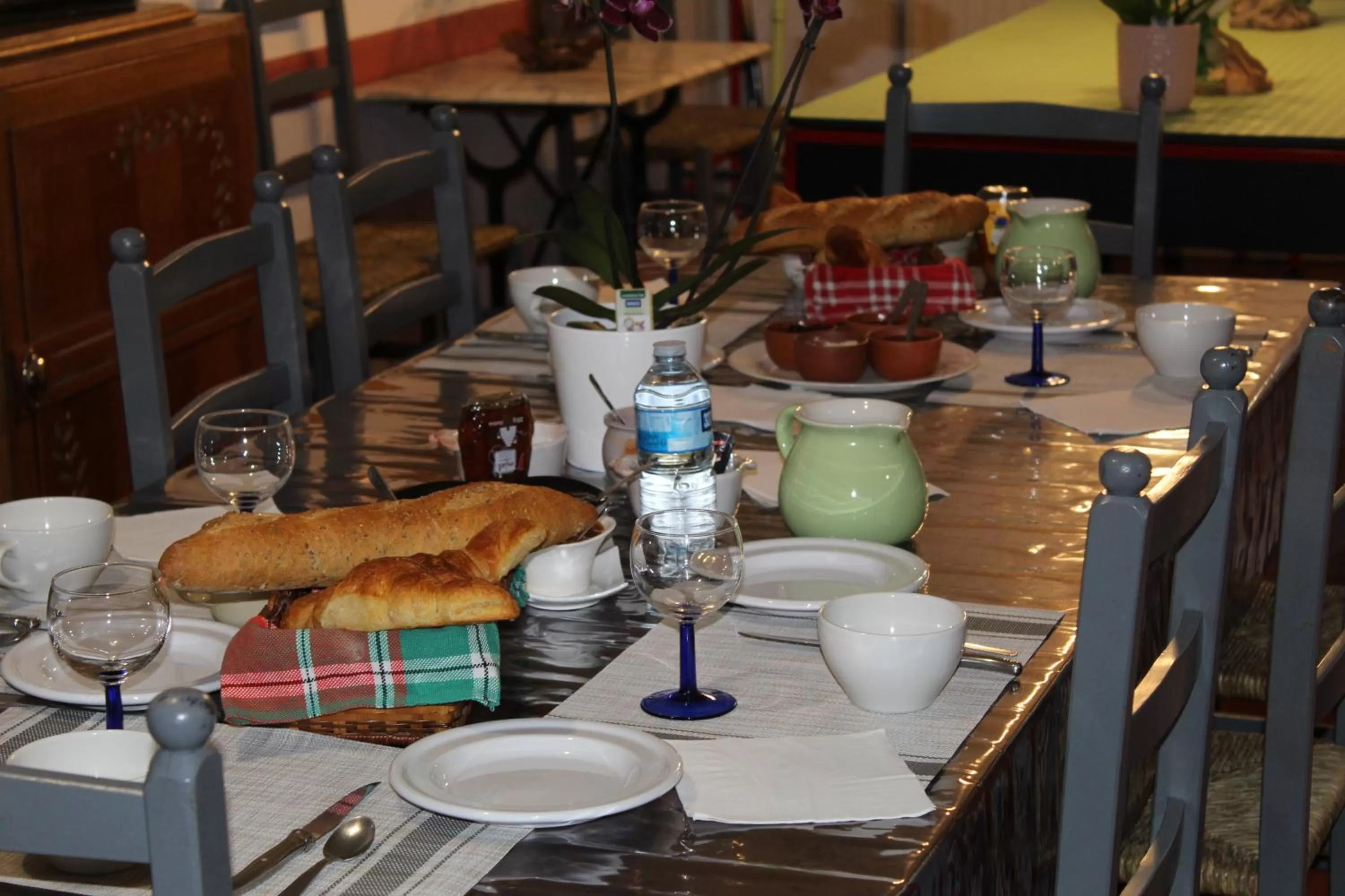 Other in COMME UN COQ EN PÂTE