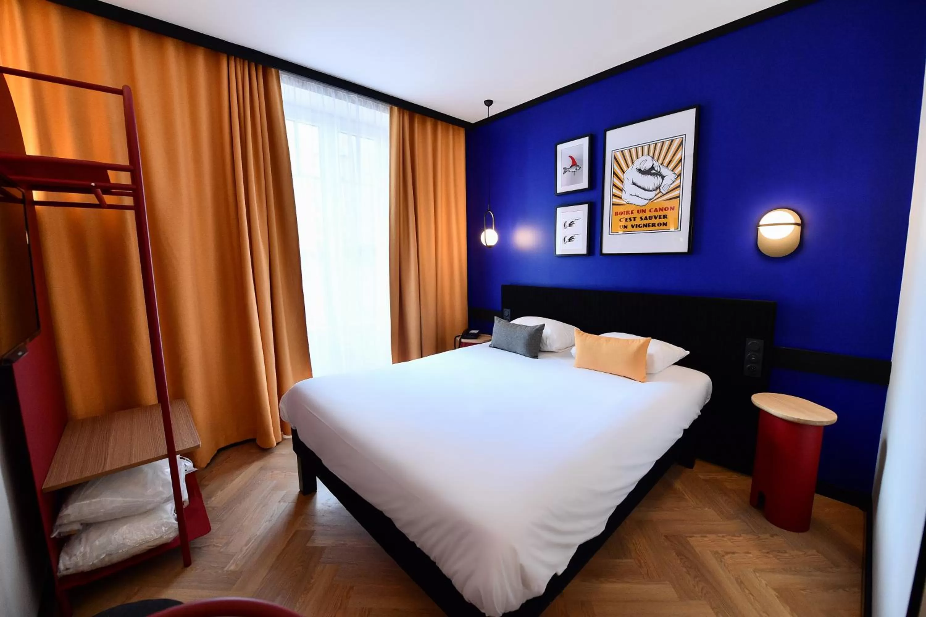 Bedroom, Bed in ibis Styles Dijon Central