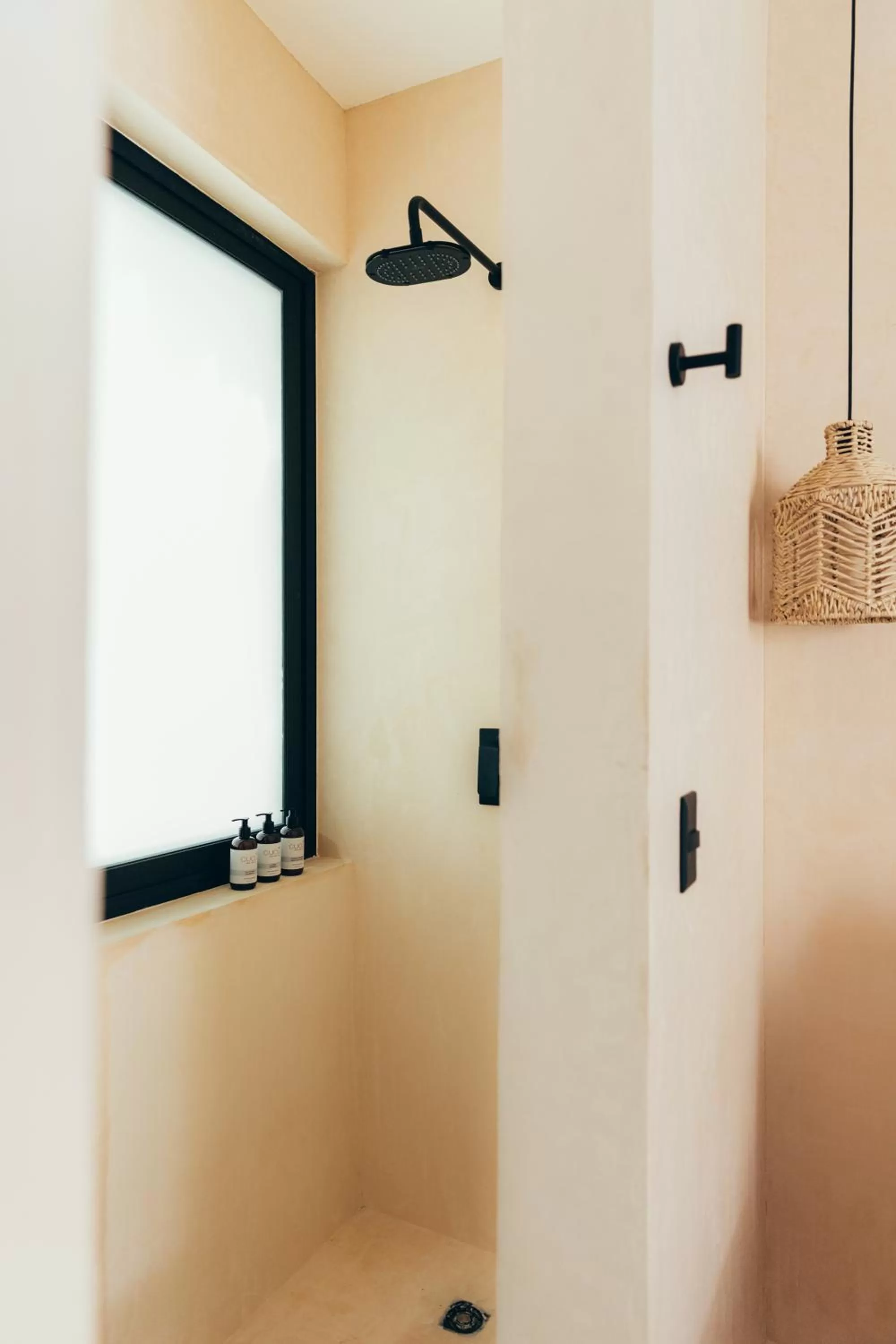 Shower in Cucu Hotel El Cuyo